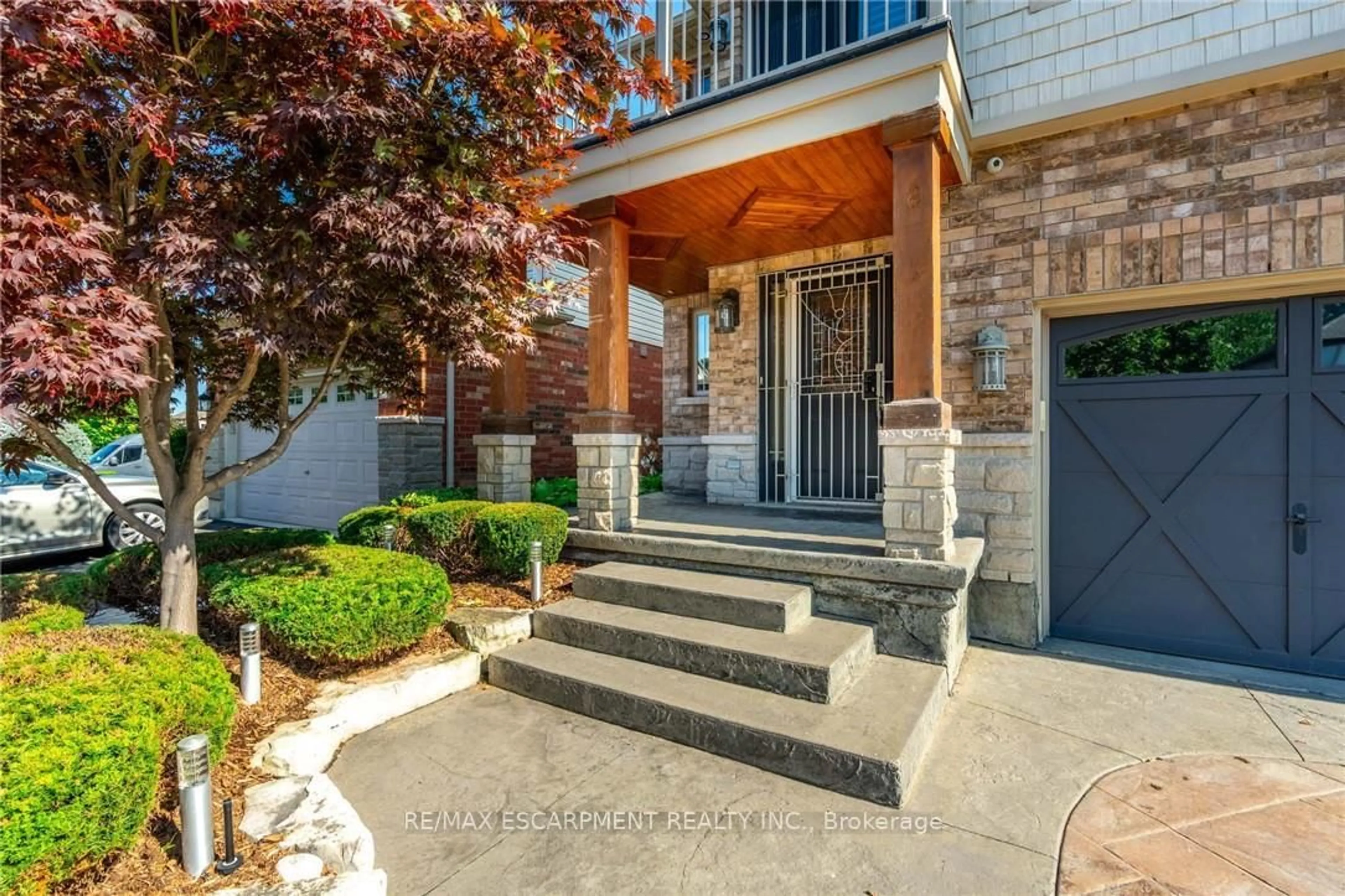 Home with brick exterior material, street for 16 Sycamore Cres, Grimsby Ontario L3M 5P7
