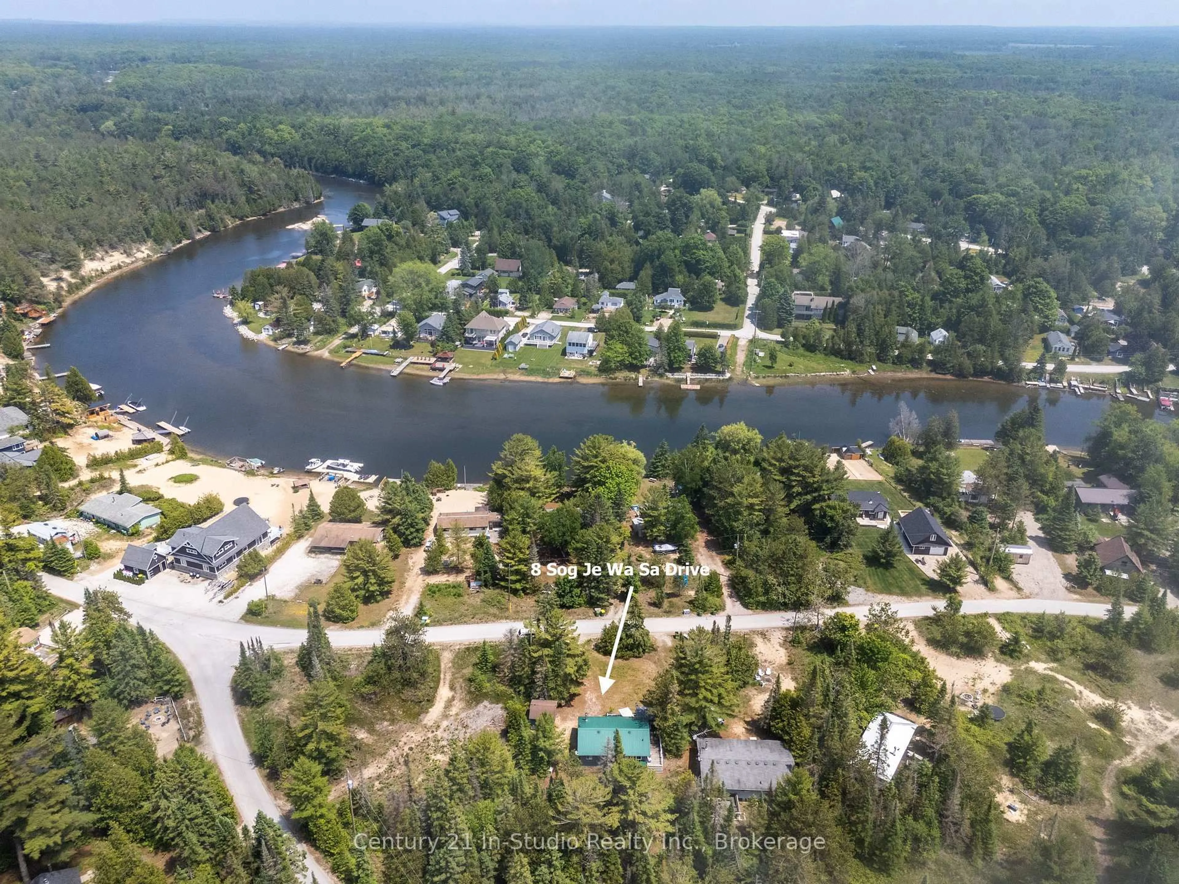 A pic from outside/outdoor area/front of a property/back of a property/a pic from drone, water/lake/river/ocean view for 8 Sog Je Wa Sa Dr, Native Leased Lands Ontario N0H 2G0