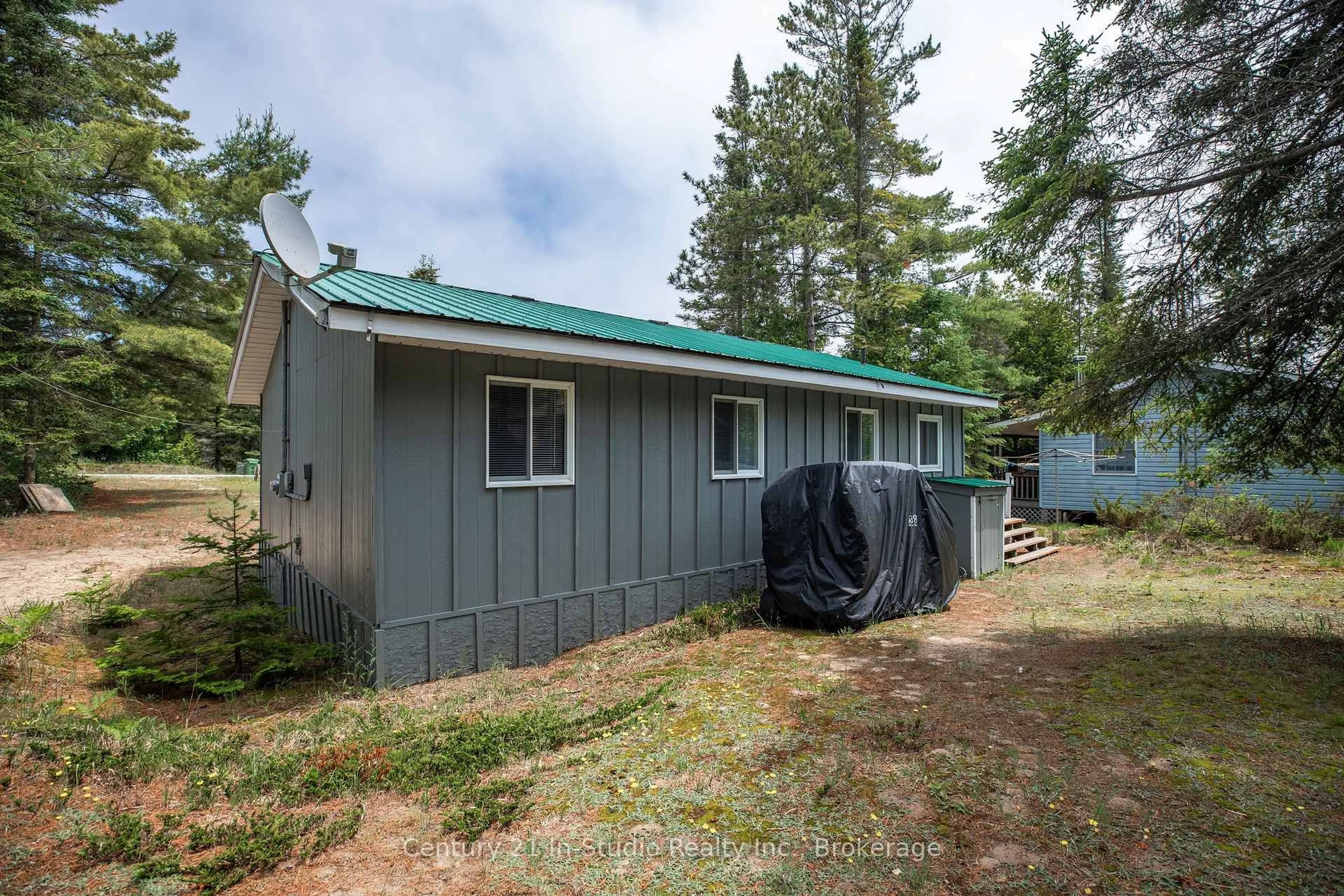 Shed for 8 Sog Je Wa Sa Dr, Native Leased Lands Ontario N0H 2G0