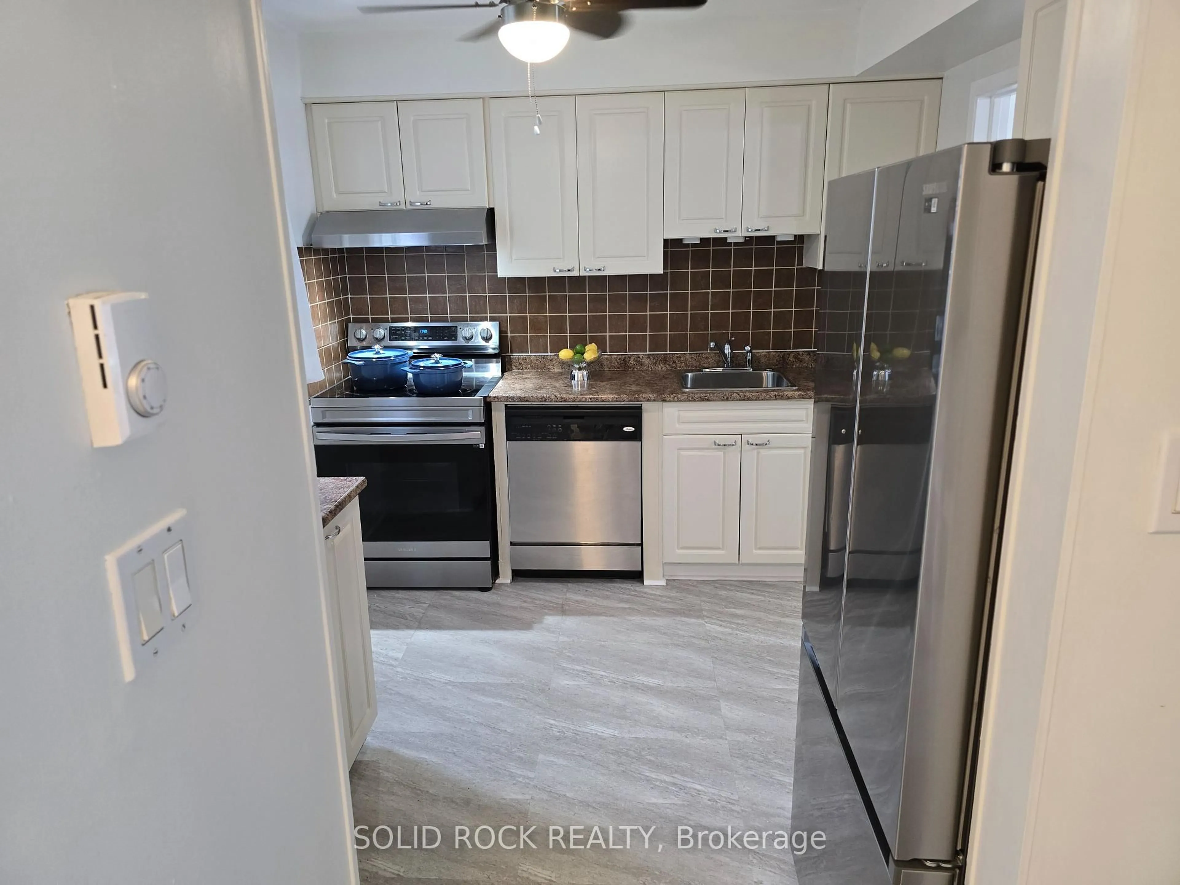 Standard kitchen, ceramic/tile floor for 740 Morin St #9, Ottawa Ontario K1K 3G9