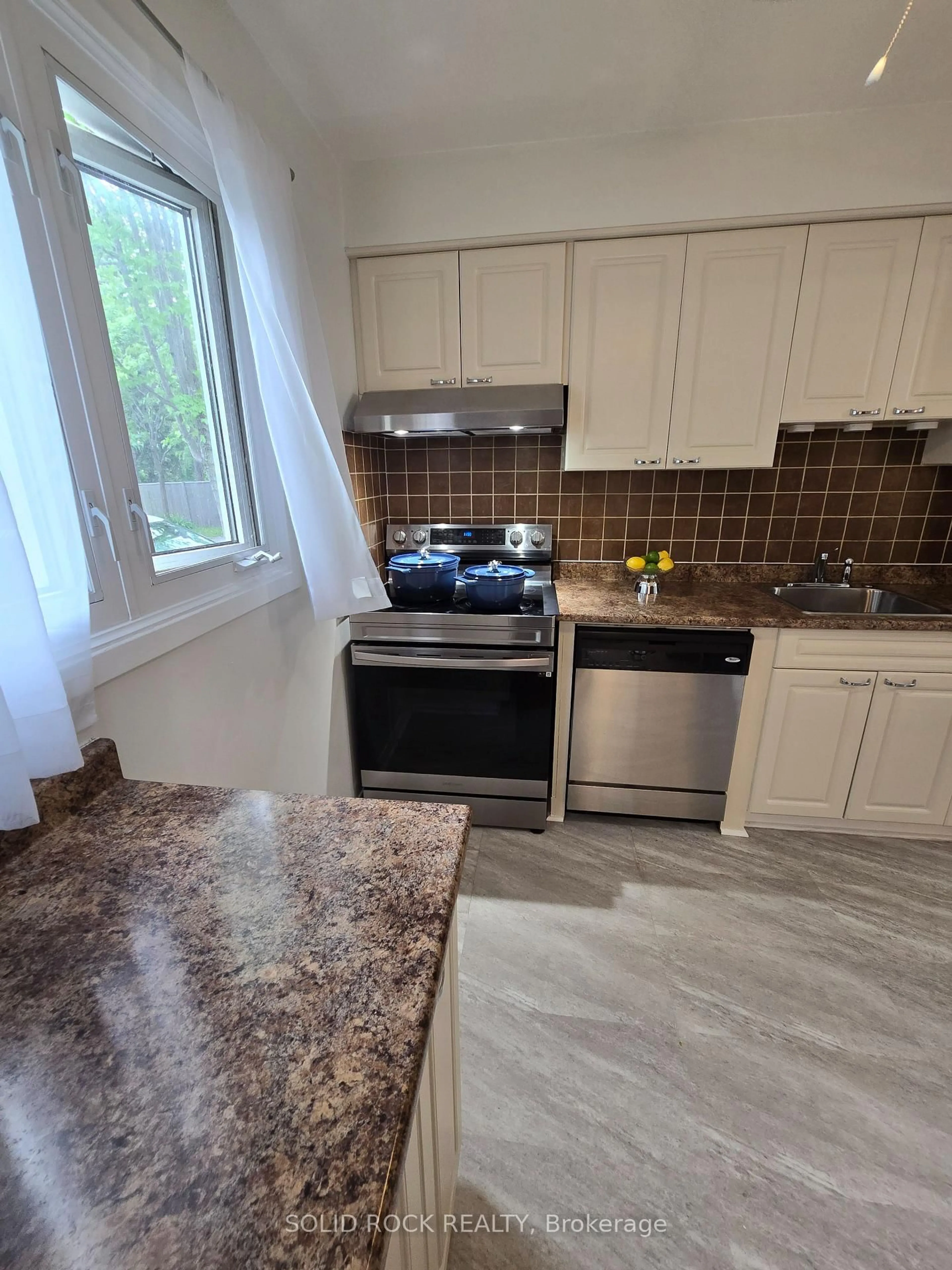 Standard kitchen, unknown for 740 Morin St #9, Ottawa Ontario K1K 3G9