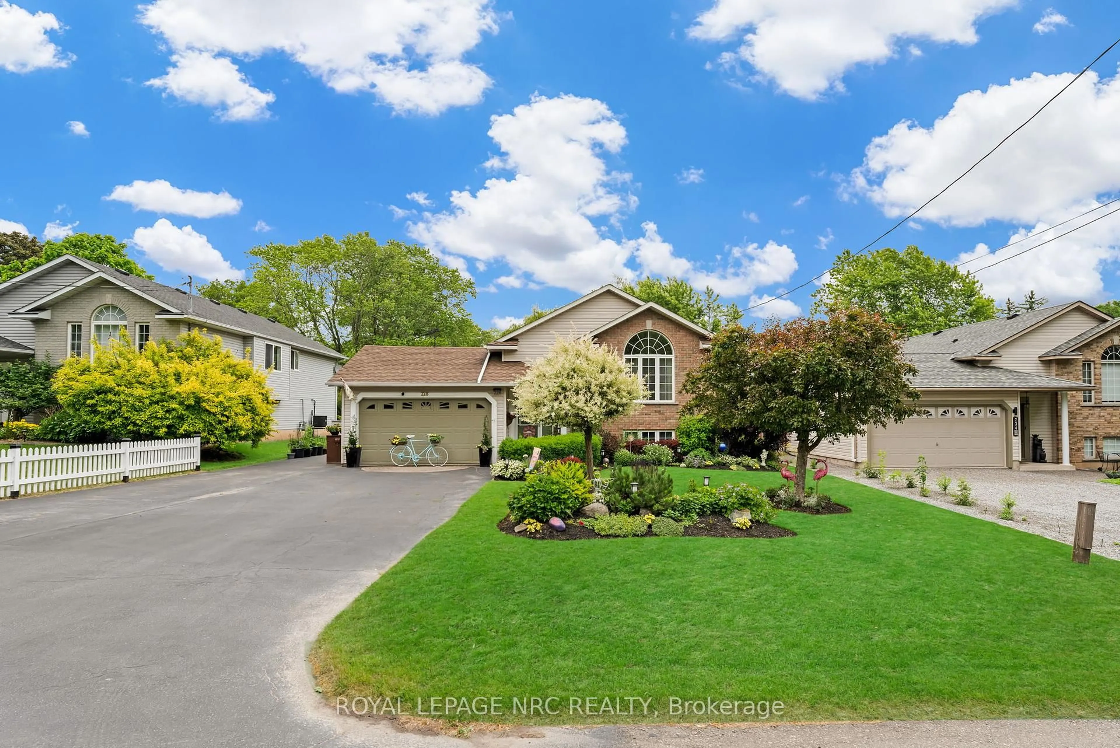 A pic from outside/outdoor area/front of a property/back of a property/a pic from drone, street for 228 Ridge Rd, Fort Erie Ontario L0S 1B0