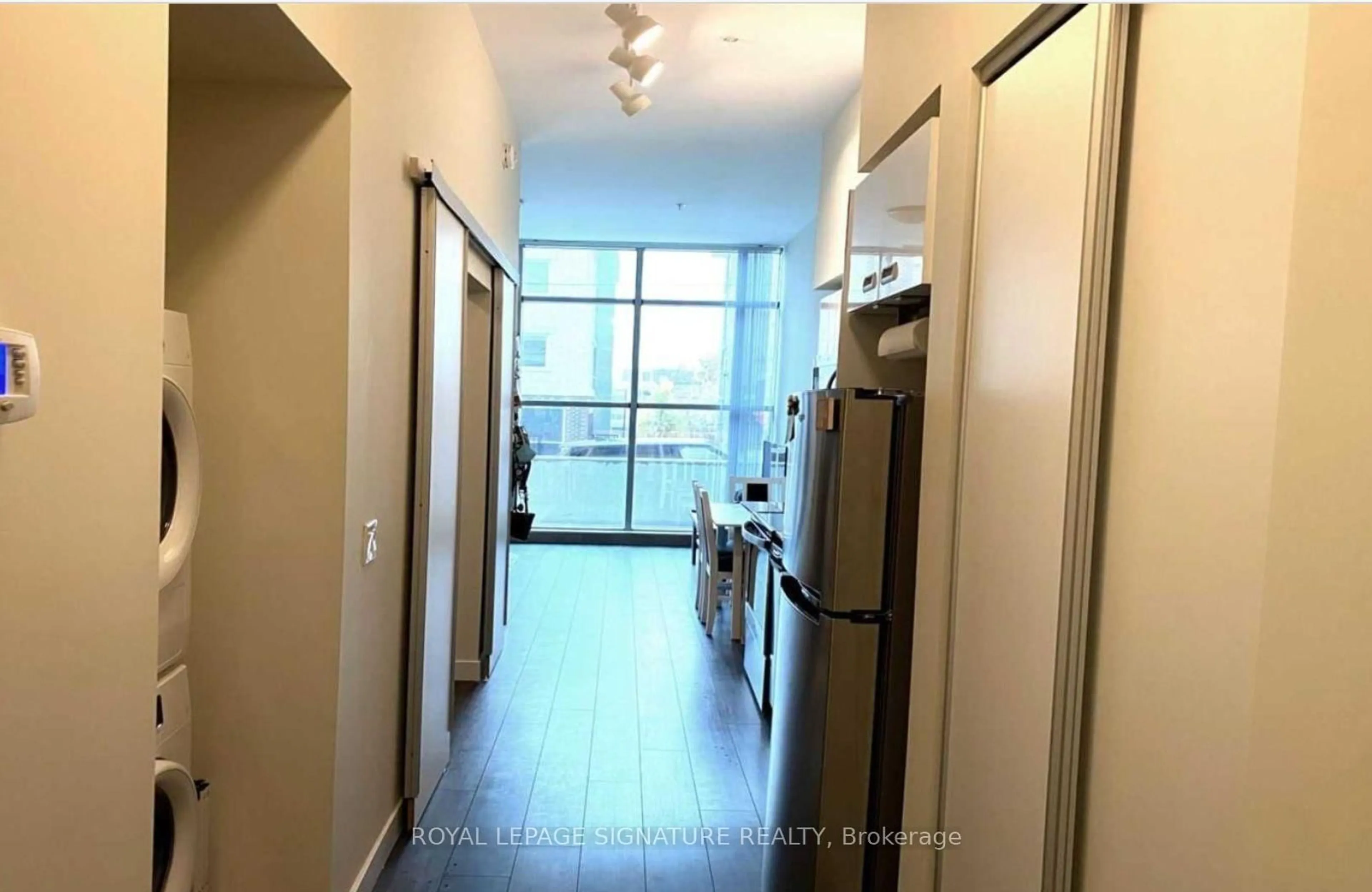 Indoor foyer for 257 Hemlock St #620, Waterloo Ontario N2L 0K2