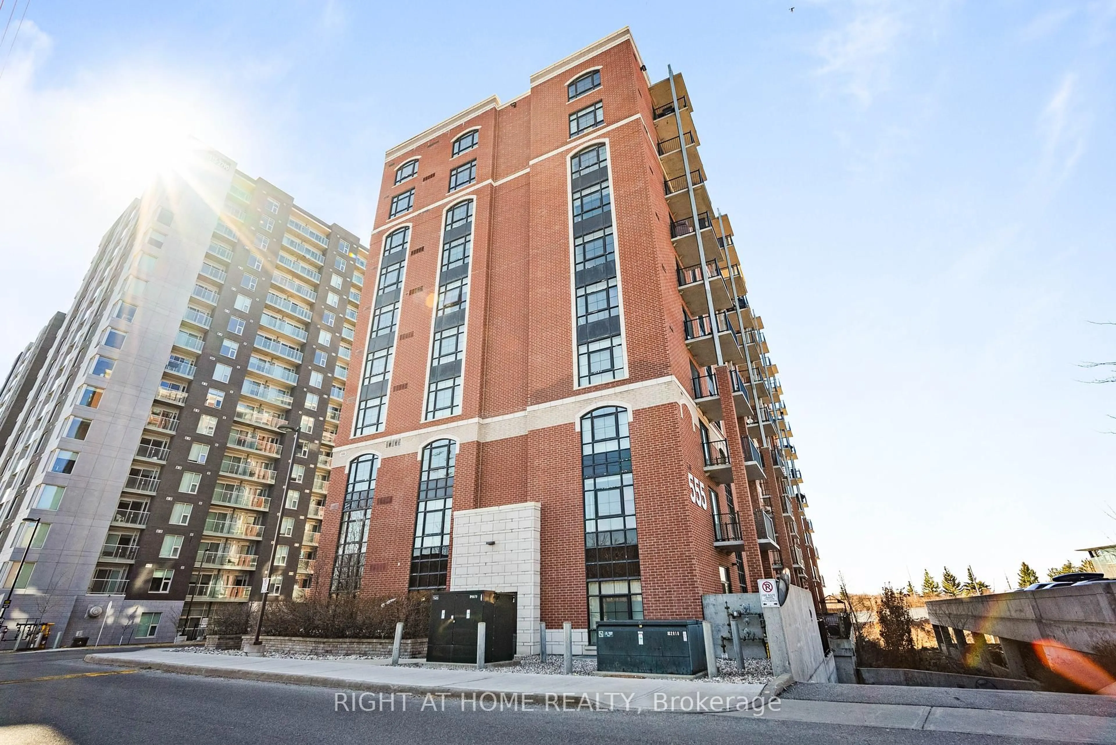 Home with brick exterior material, building for 555 Anand Private #911, Ottawa Ontario K1V 2R7