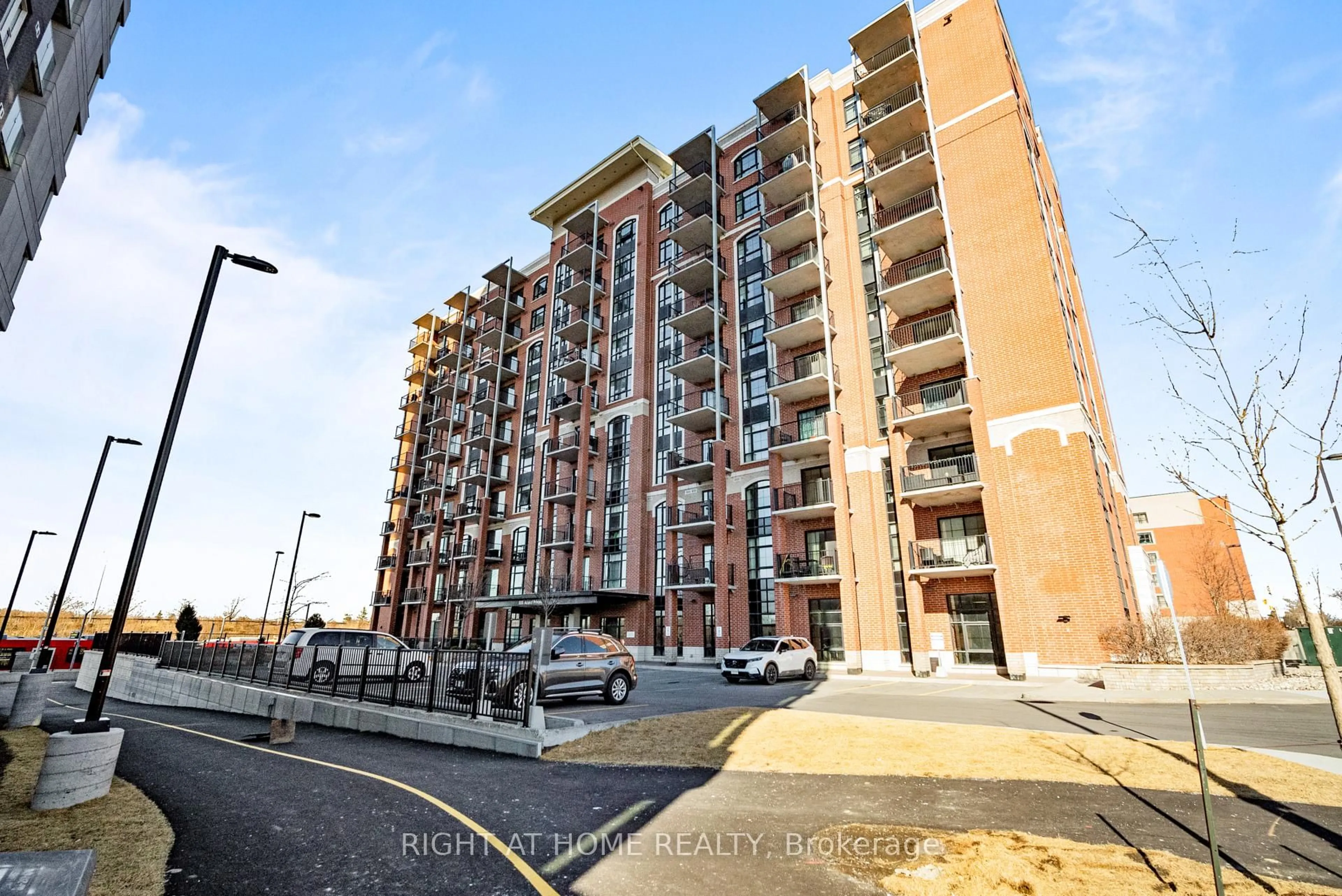A pic from outside/outdoor area/front of a property/back of a property/a pic from drone, building for 555 Anand Private #911, Ottawa Ontario K1V 2R7