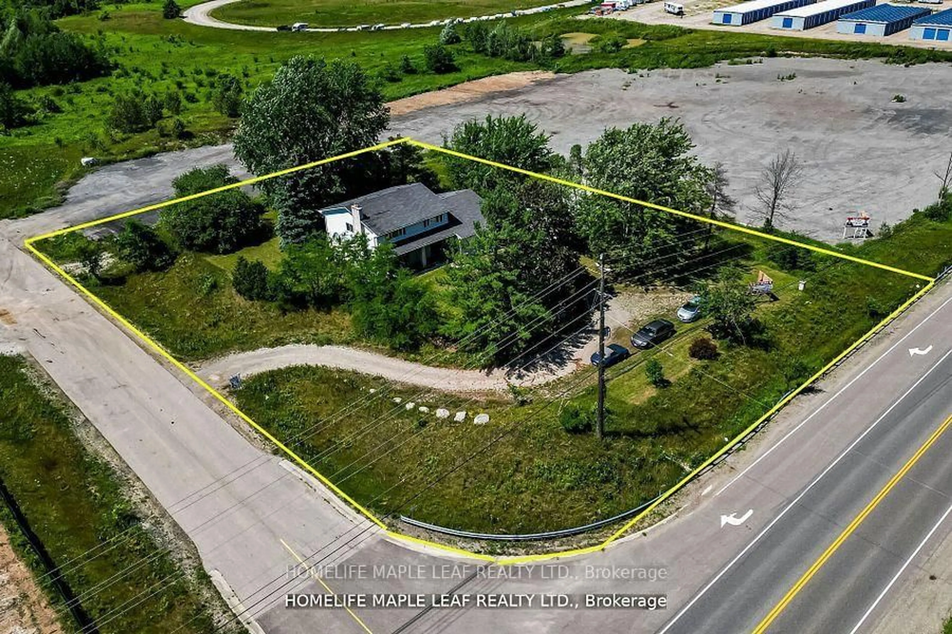 A pic from outside/outdoor area/front of a property/back of a property/a pic from drone, street for 8554 Hwy 7 Rd, Guelph/Eramosa Ontario N0B 2K0