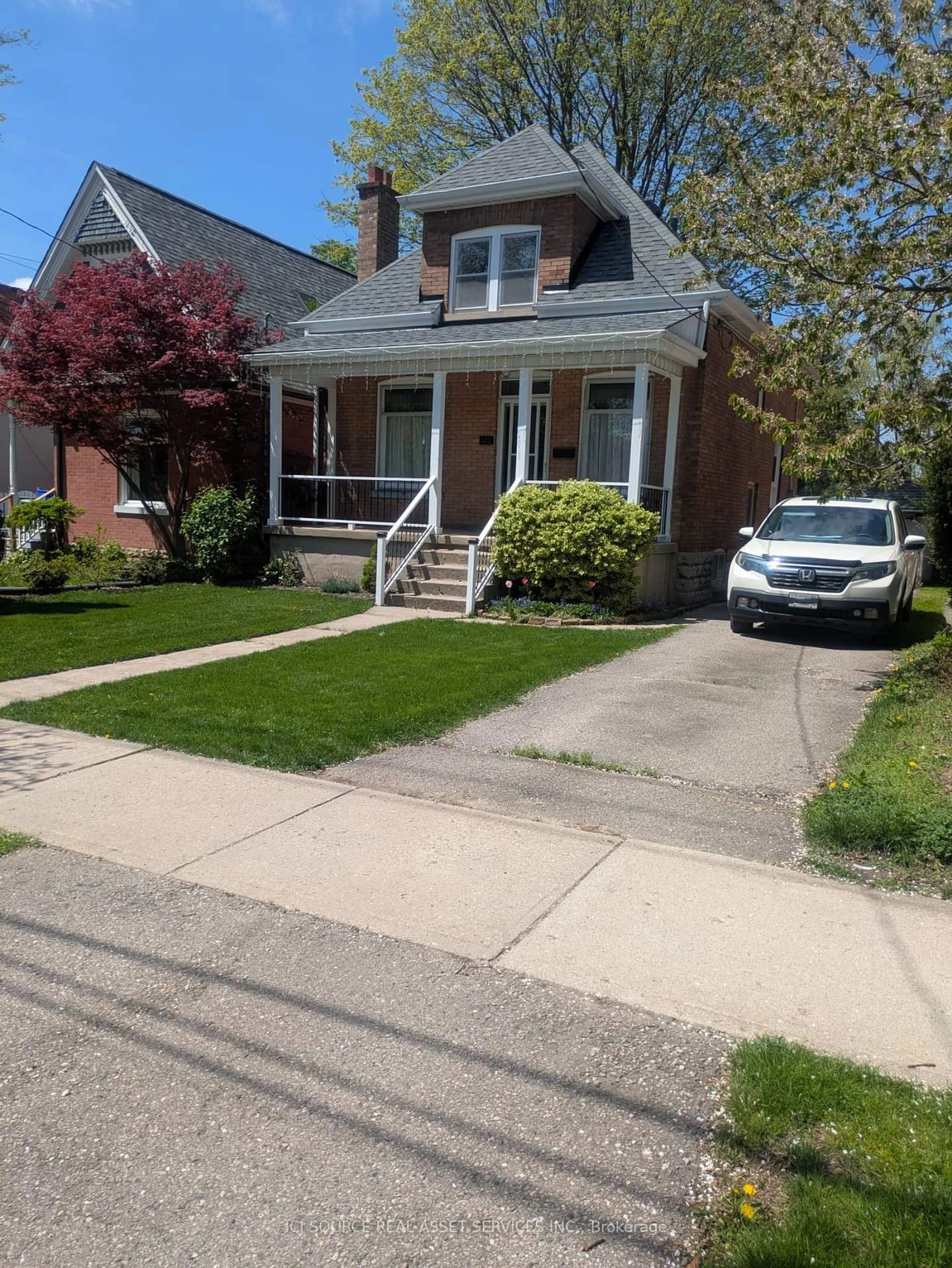 Unknown for 412 Grosvenor St, London East Ontario N5Y 3S4