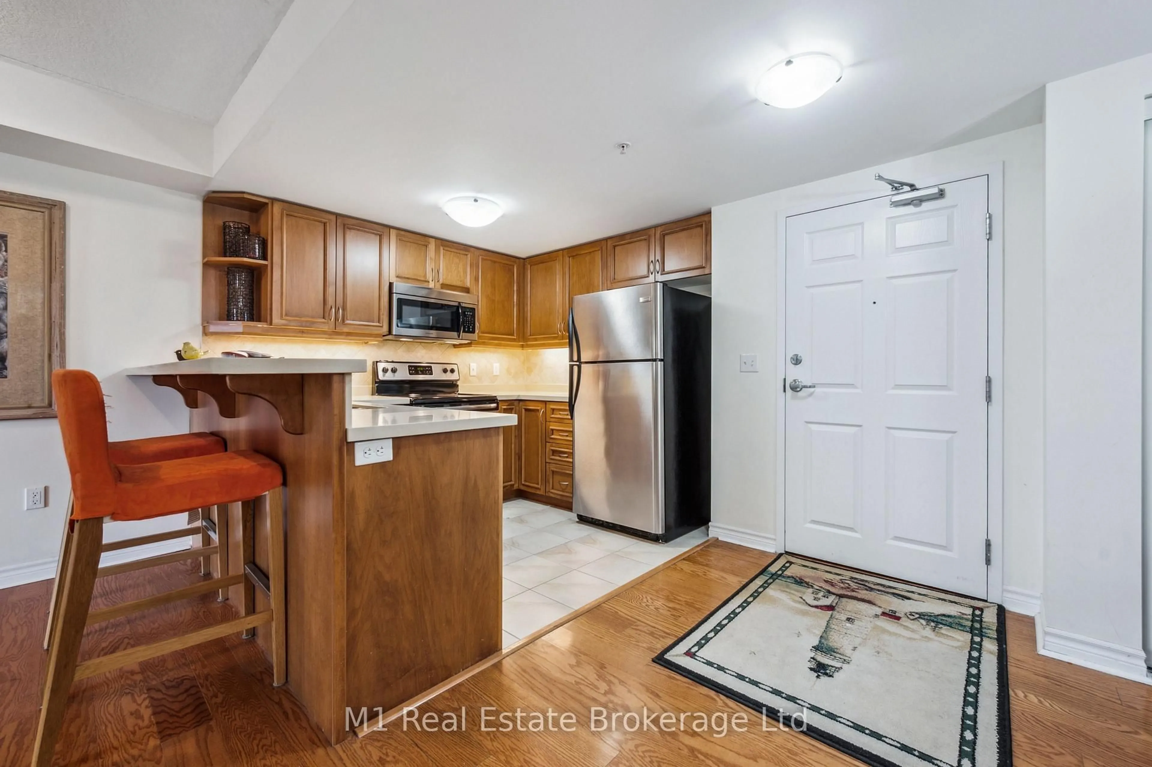 Standard kitchen, unknown for 19 Waterford Dr #105, Guelph Ontario N1L 0G8