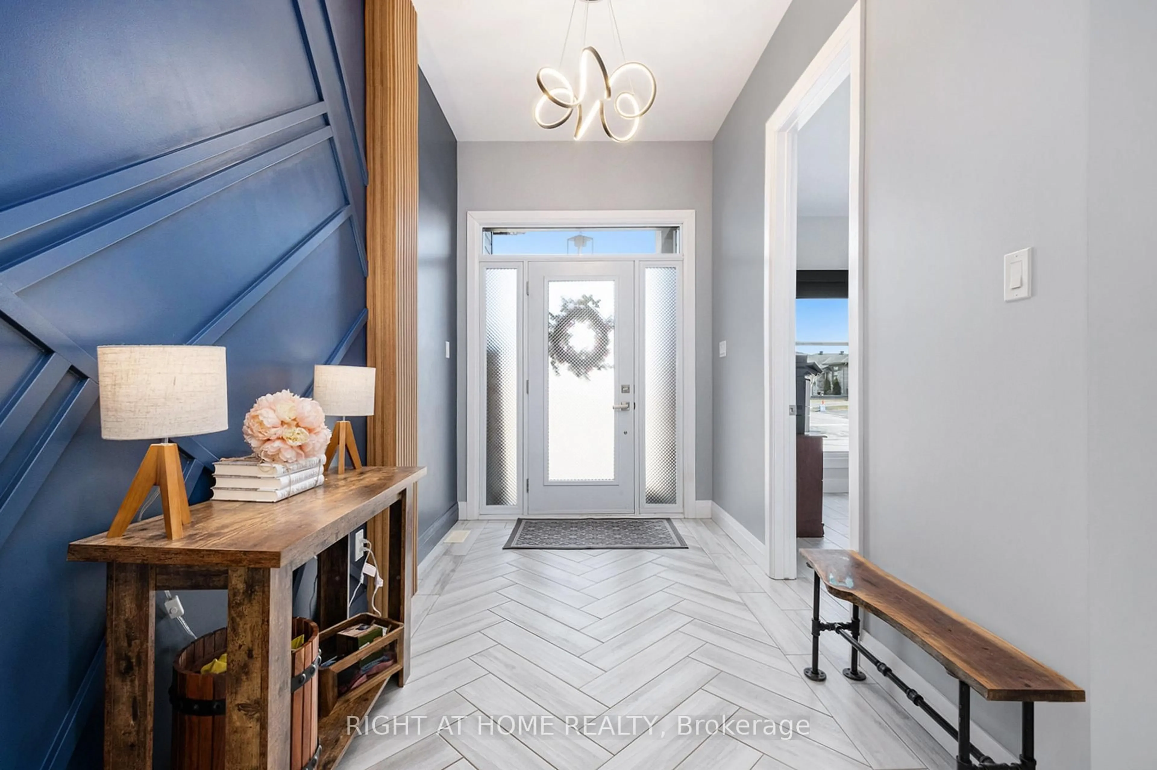Indoor entryway for 1073 Diamond St, Clarence-Rockland Ontario K4K 0J1