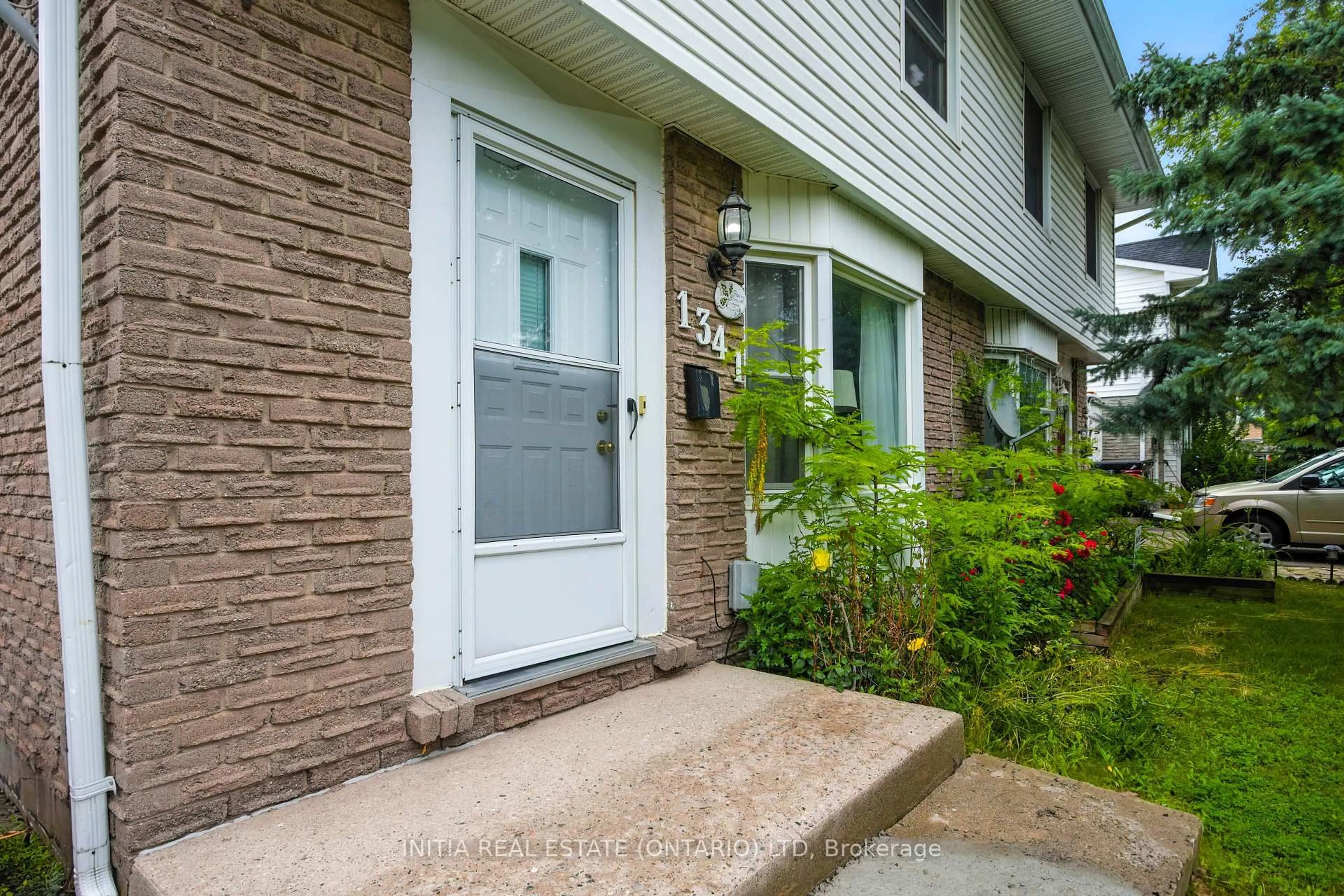 Unknown for 1341 Jalna Blvd, London South Ontario N6E 2G3