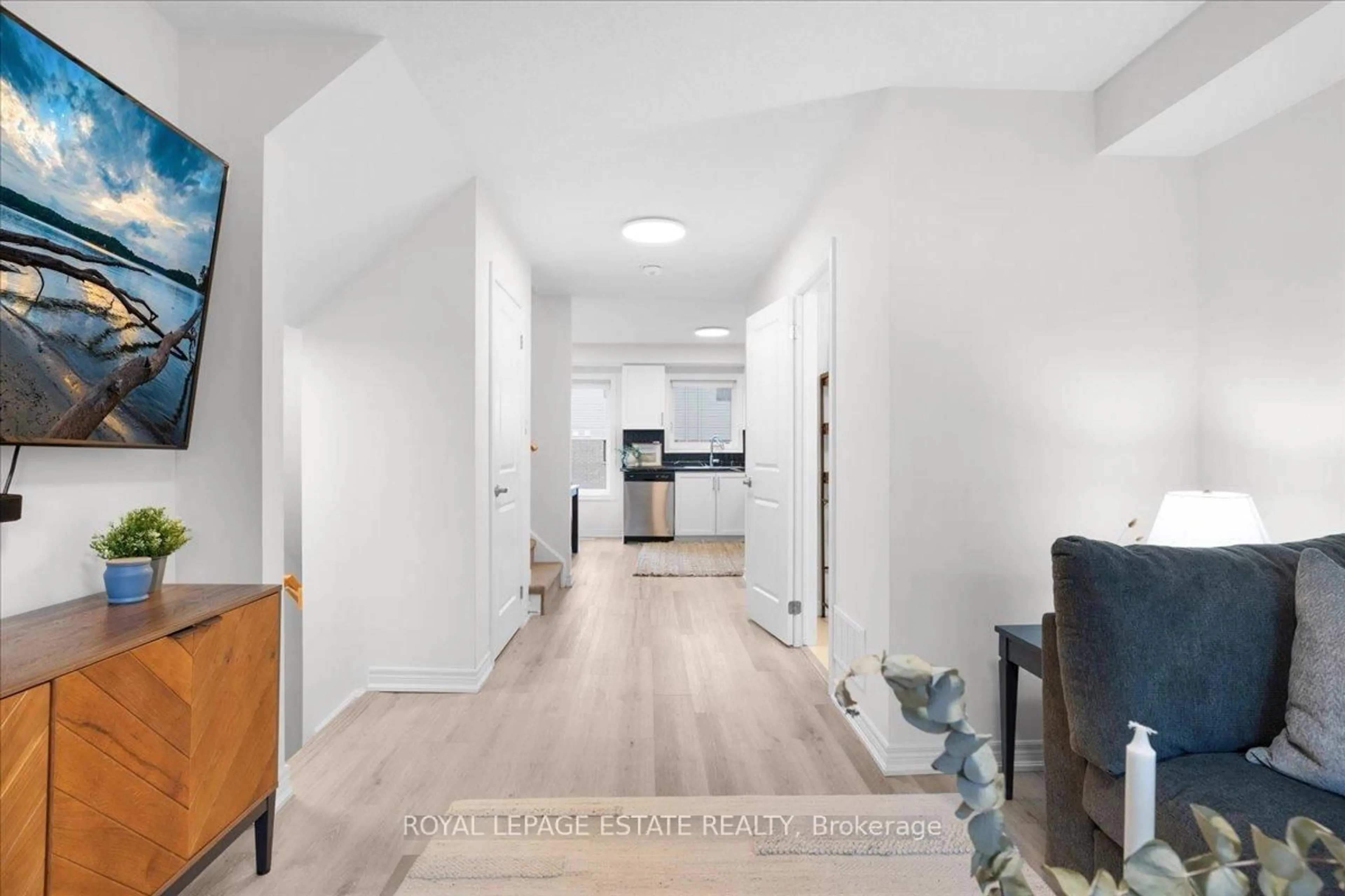 Indoor entryway for 39 Radison Lane, Hamilton Ontario L8H 0B5