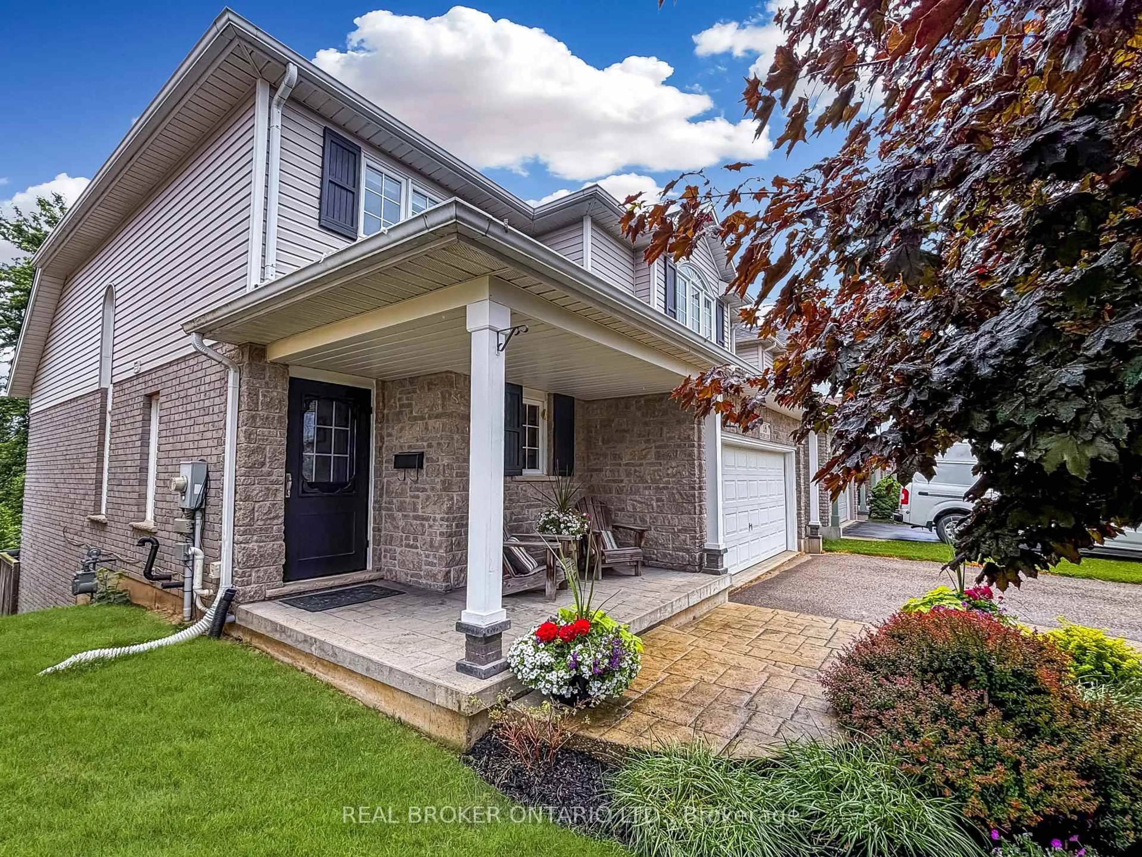 Home with brick exterior material, street for 18 Bricker Crt, Brantford Ontario N3T 6R7