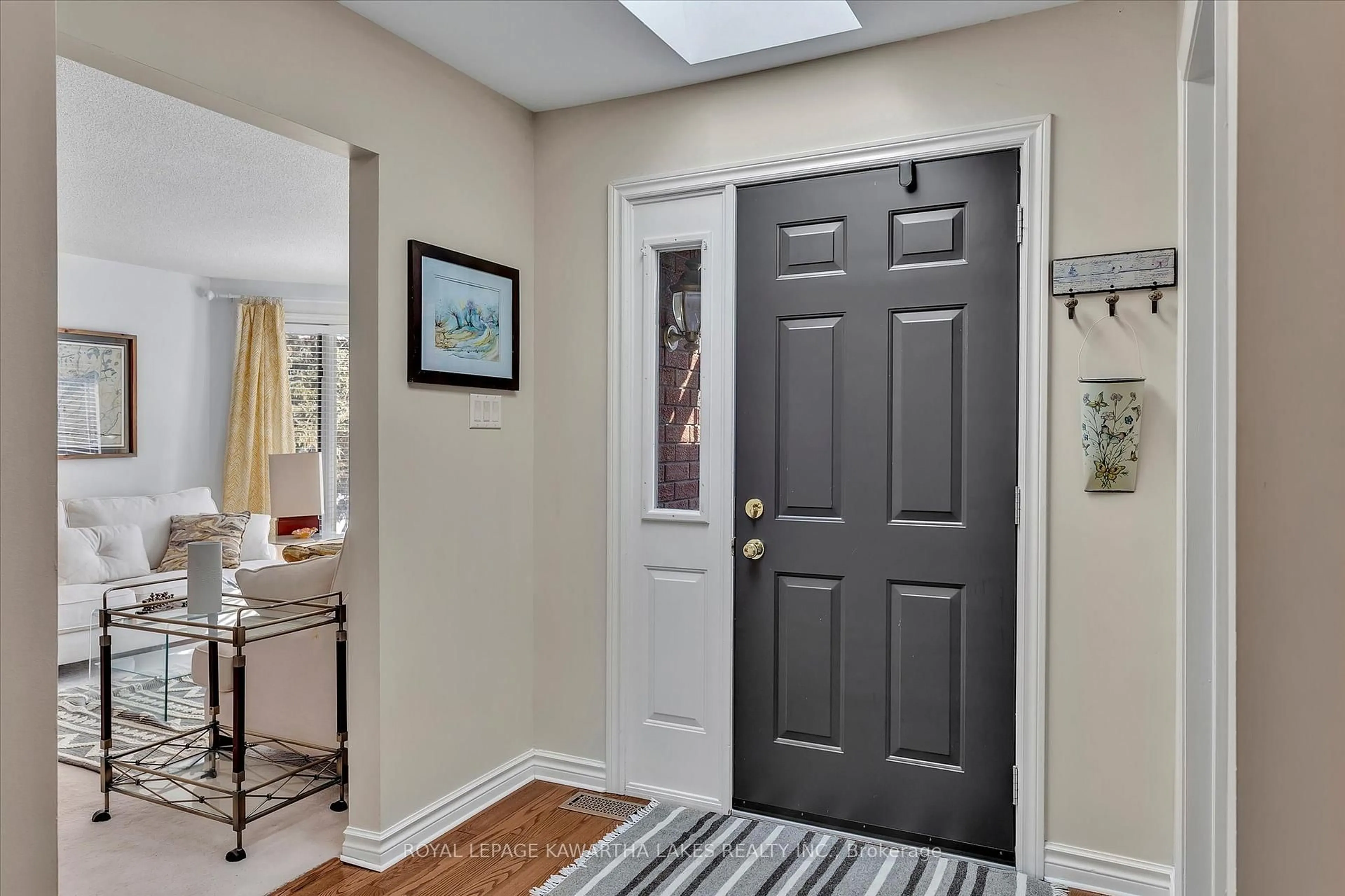 Indoor entryway for 85 Navigators Tr, Kawartha Lakes Ontario K0M 1A0