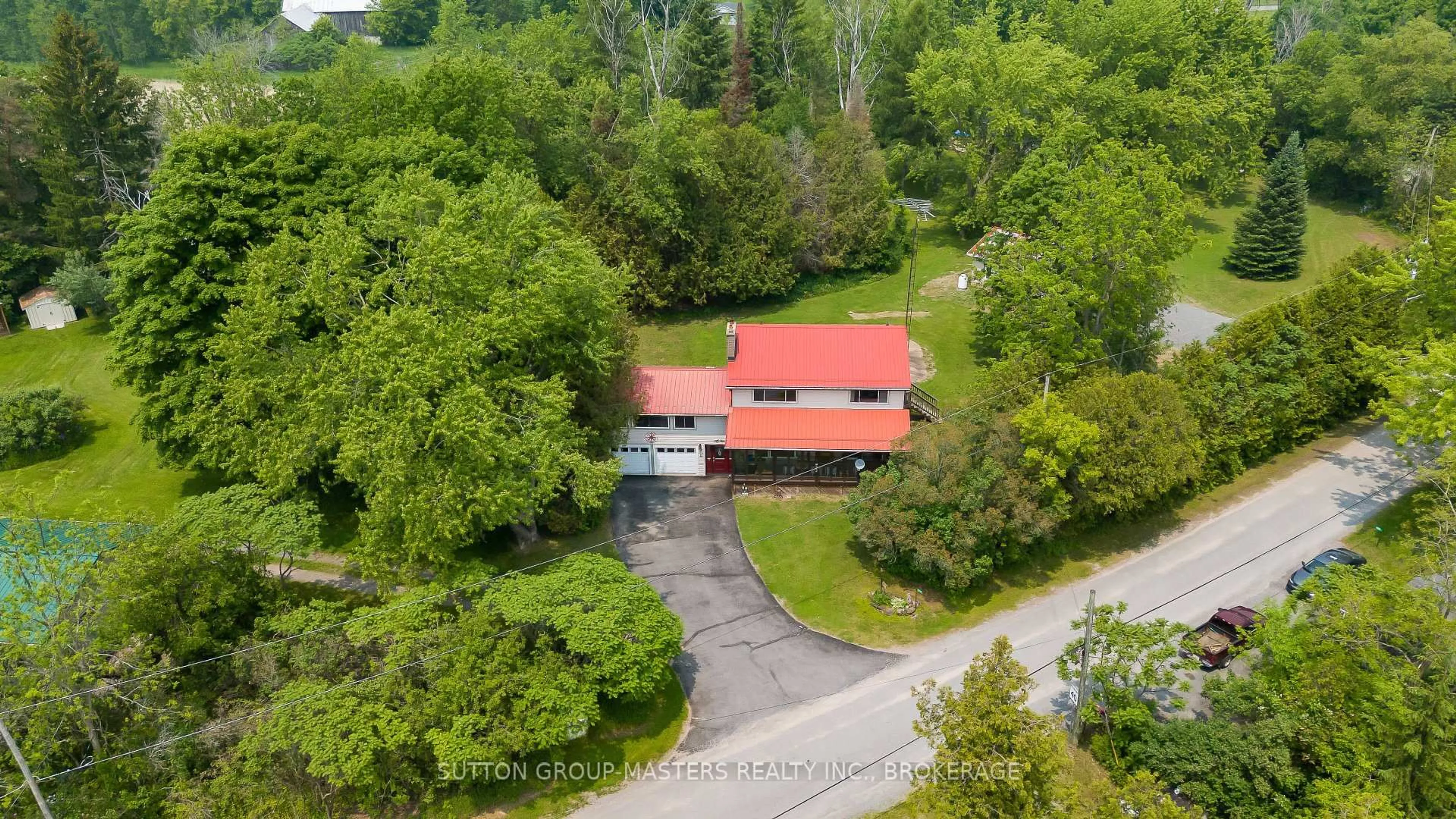A pic from outside/outdoor area/front of a property/back of a property/a pic from drone, street for 4667 CLEARWATER Rd, Sydenham Ontario K0H 2T0