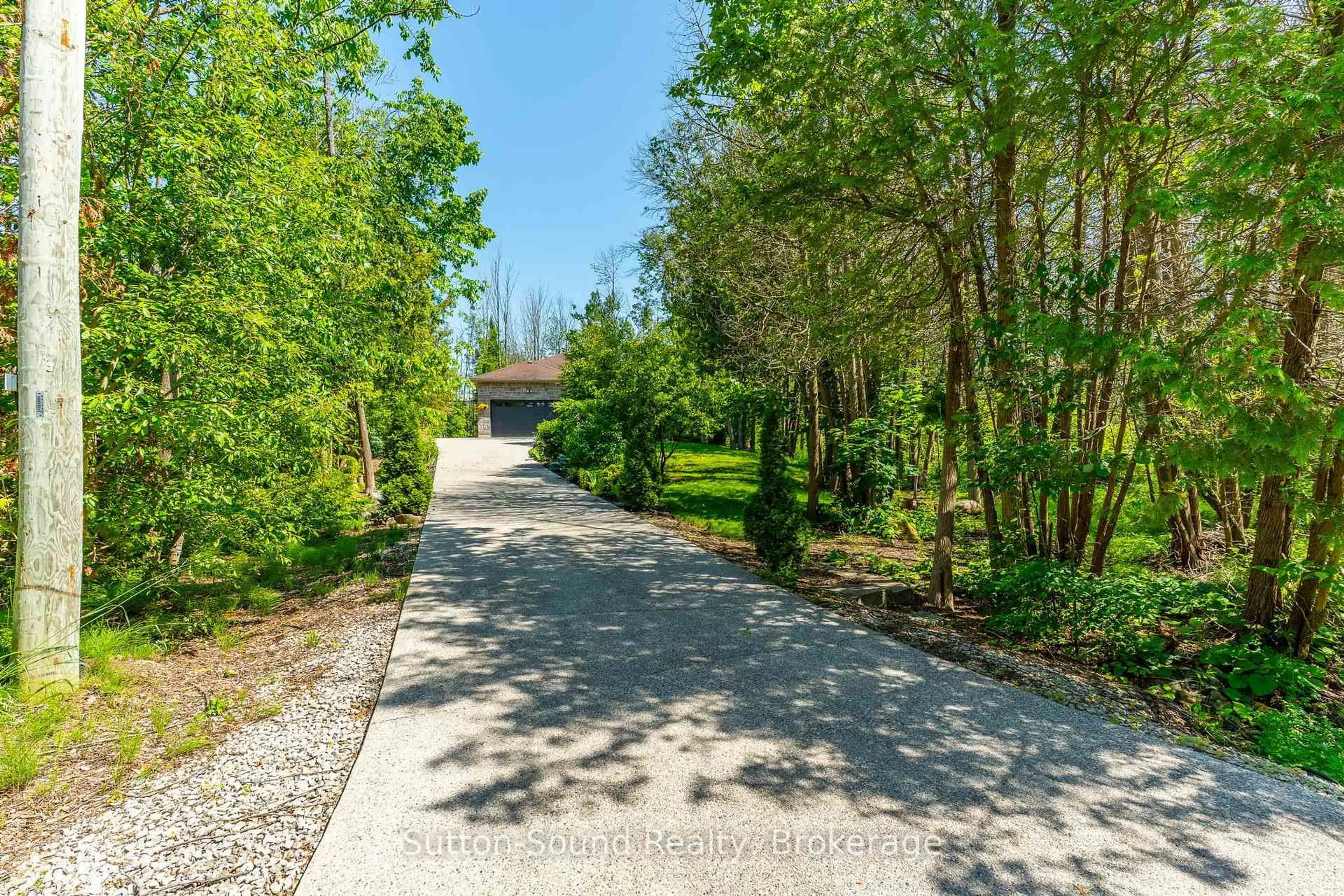 A pic from outside/outdoor area/front of a property/back of a property/a pic from drone, street for 170 LAKESHORE Rd, Georgian Bluffs Ontario N0H 2T0