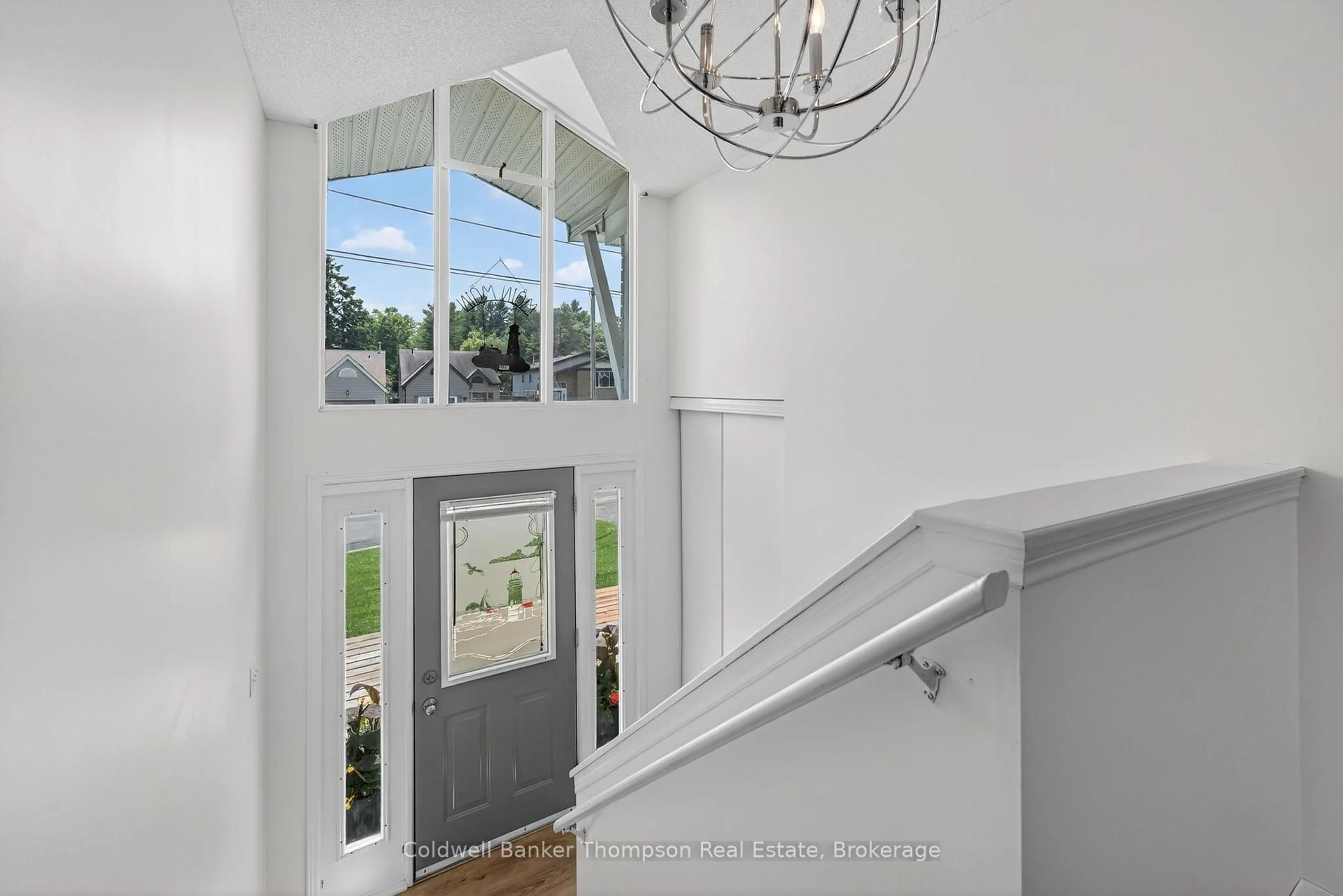 Indoor entryway for 26 Sabrina Park Dr, Huntsville Ontario P1H 1L8