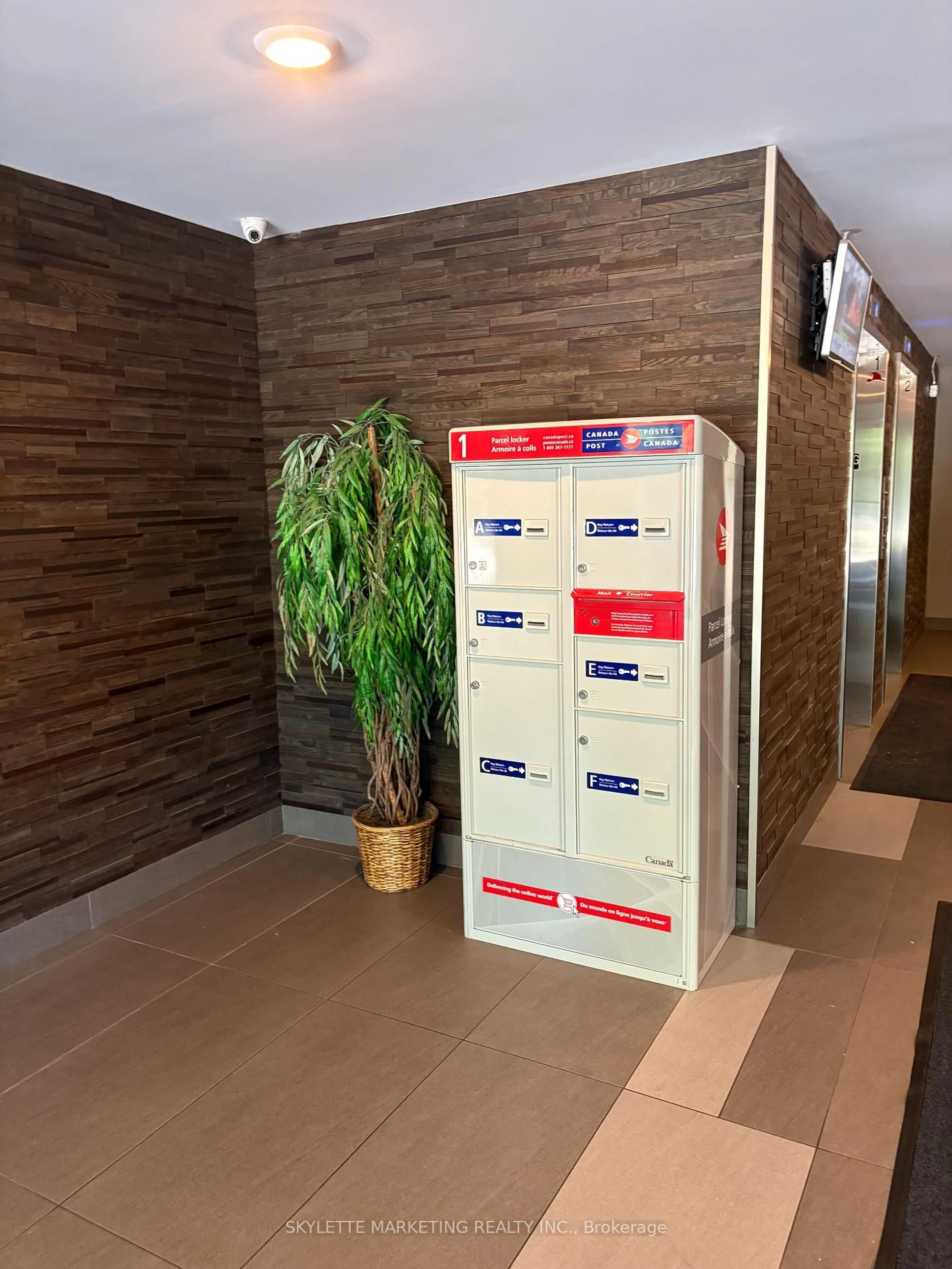Lobby for 251 Hemlock St #601, Waterloo Ontario N2L 3R4