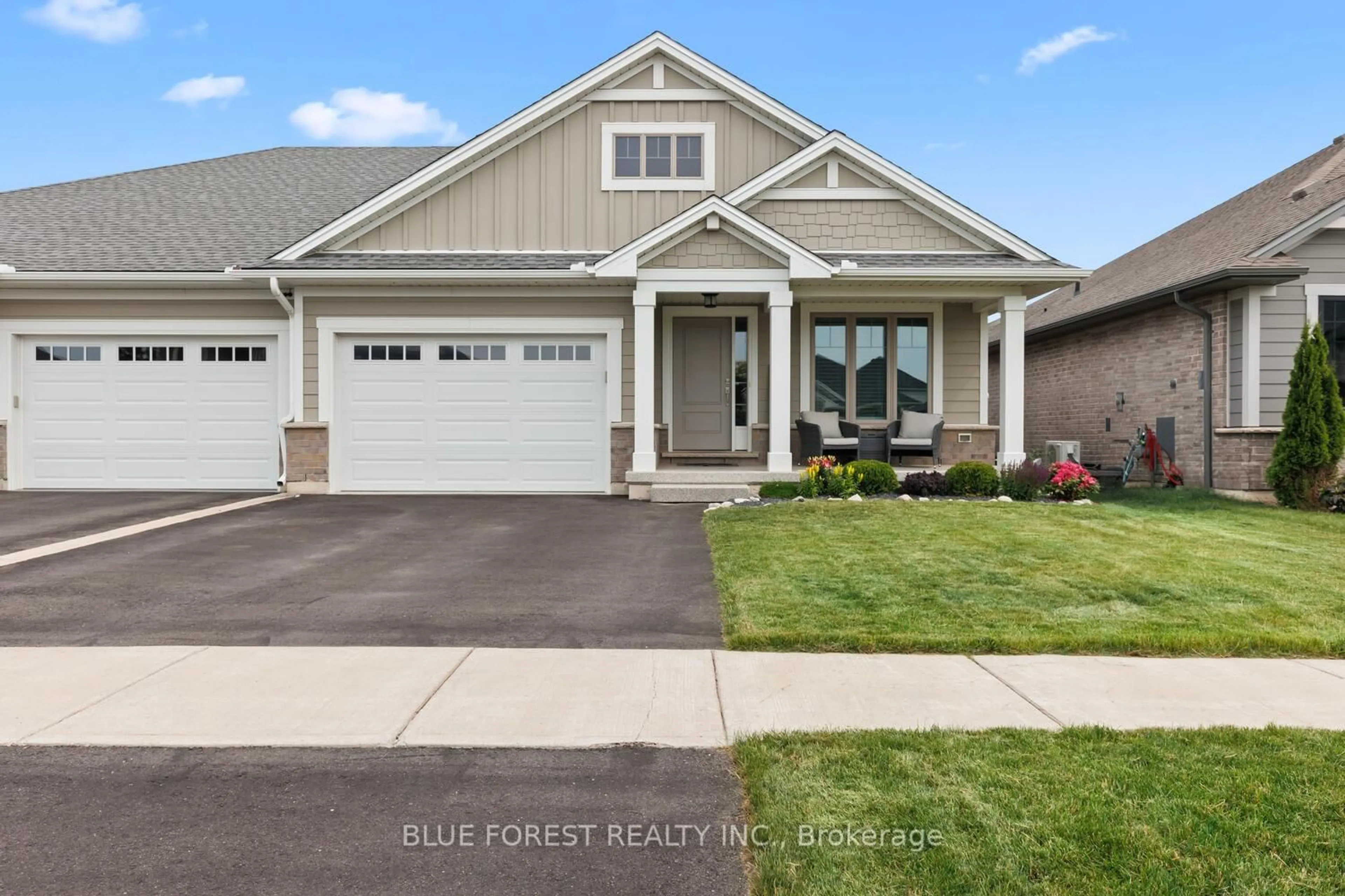 Home with vinyl exterior material, street for 11 Auburn Dr, St. Thomas Ontario N5R 0K2