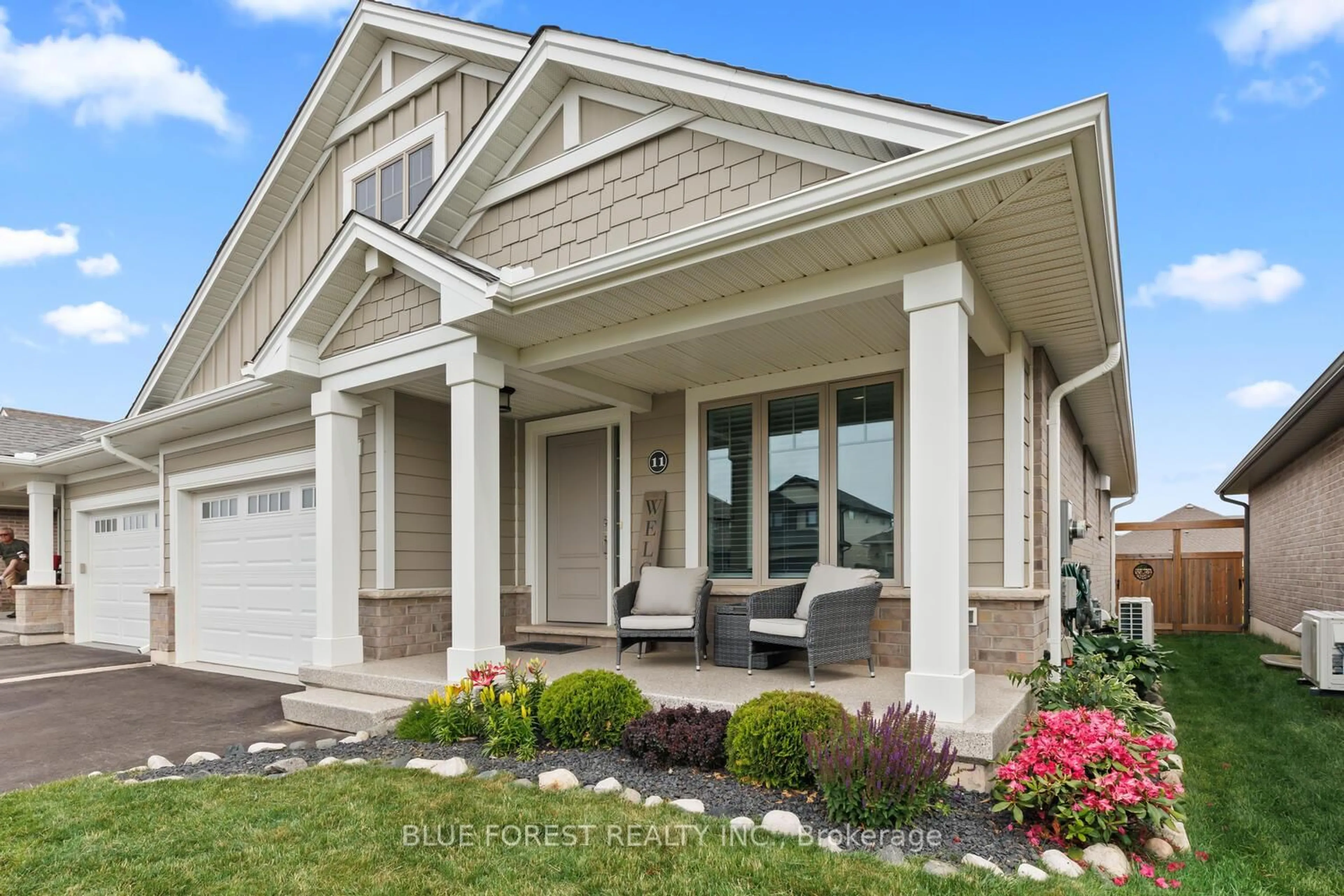 Home with vinyl exterior material, street for 11 Auburn Dr, St. Thomas Ontario N5R 0K2