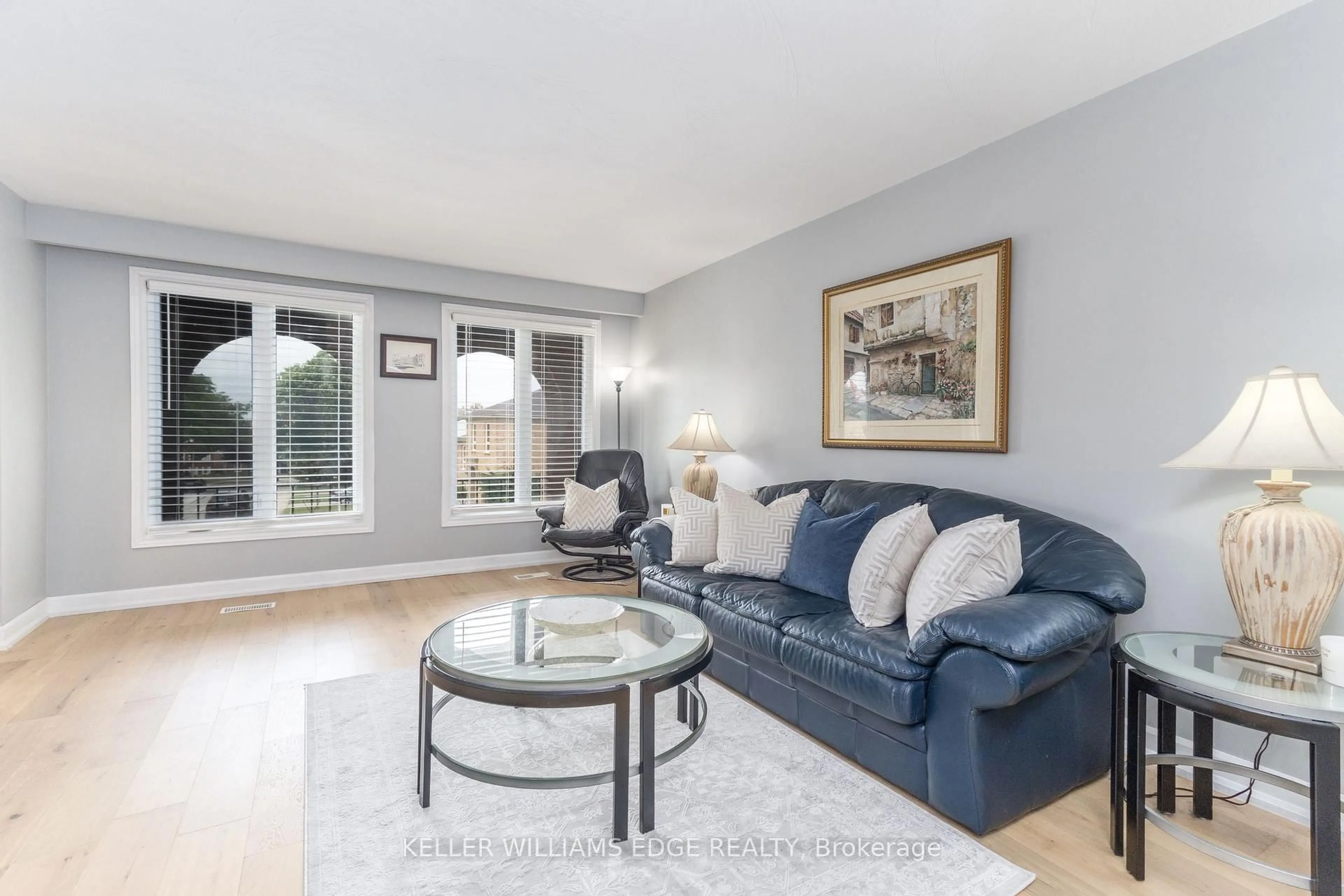 Living room with furniture, unknown for 63 Lionsgate Ave, Hamilton Ontario L9C 6L5