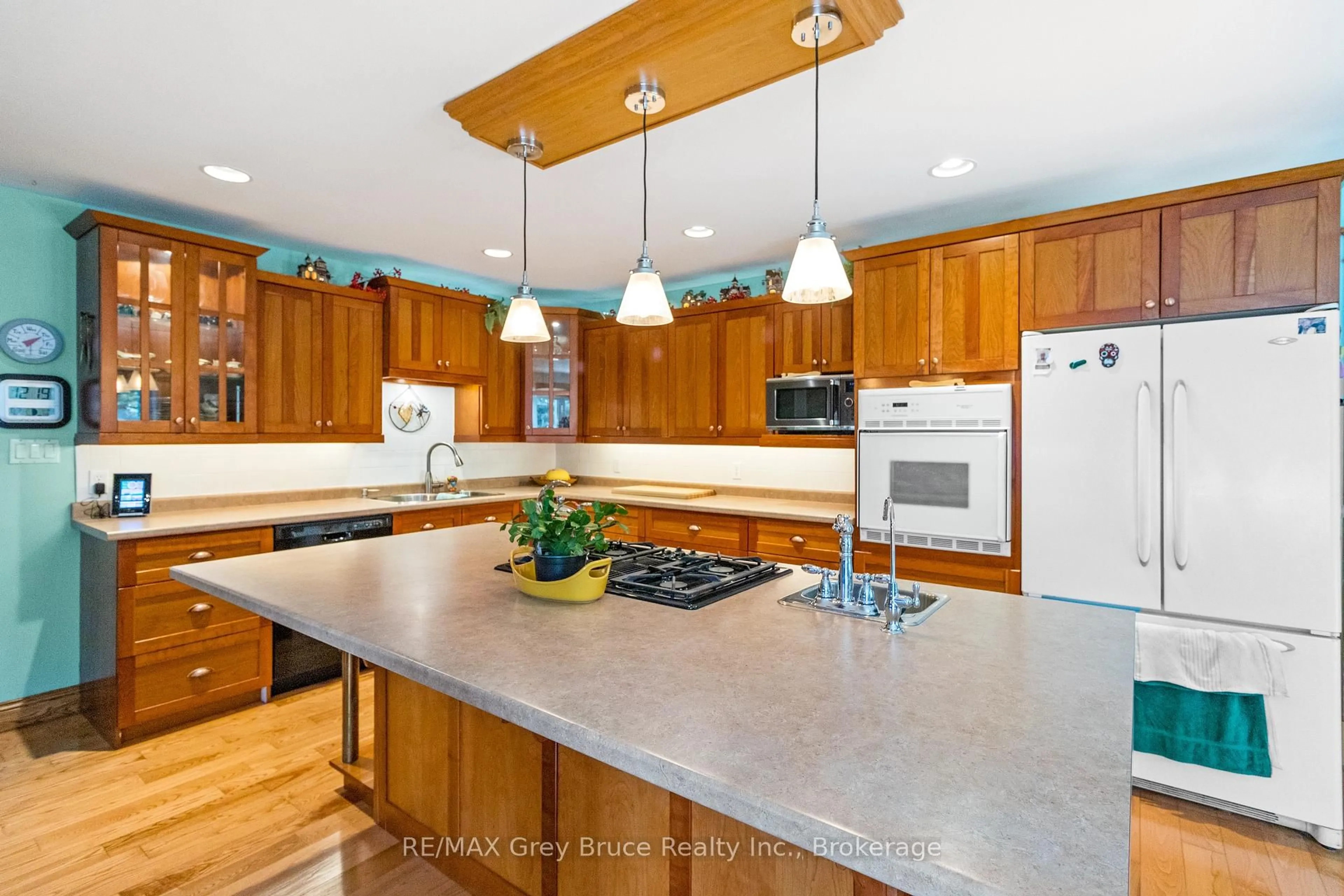 Open concept kitchen, unknown for 33 WOODSTOCK Ave, Northern Bruce Peninsula Ontario N0H 2M0