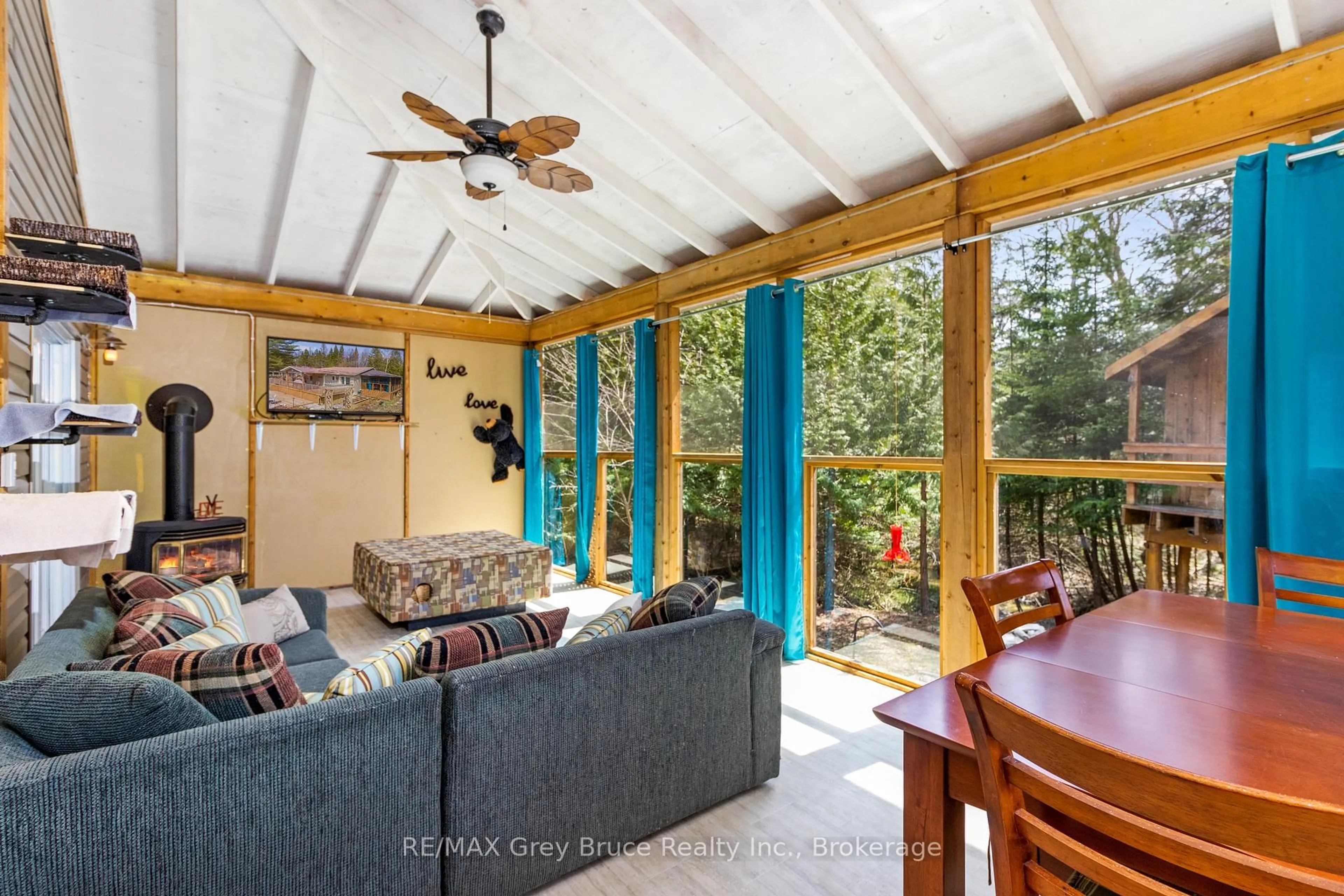 Unknown for 33 WOODSTOCK Ave, Northern Bruce Peninsula Ontario N0H 2M0