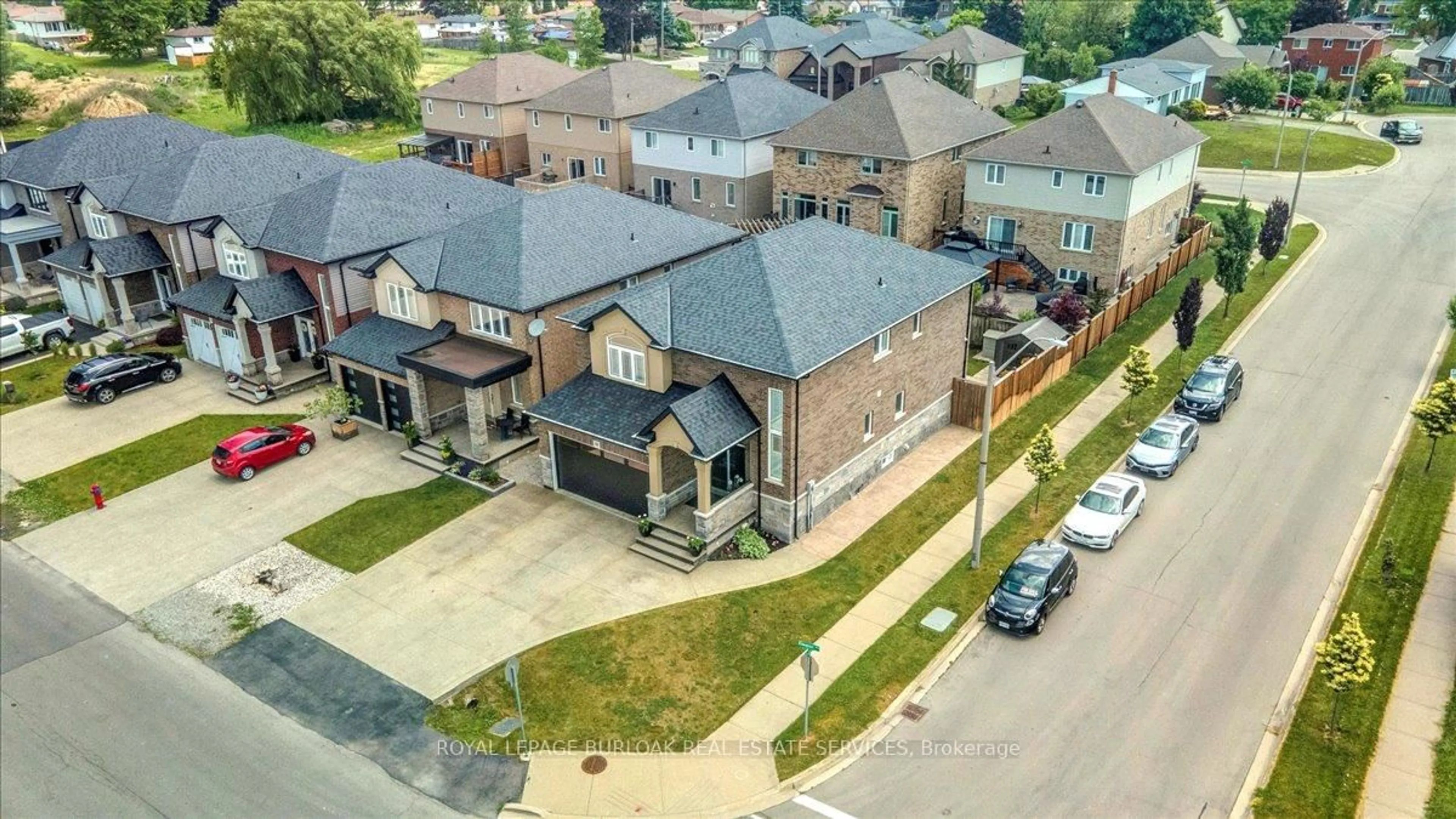 A pic from outside/outdoor area/front of a property/back of a property/a pic from drone, street for 89 Eleanor Ave, Hamilton Ontario L8W 1C8