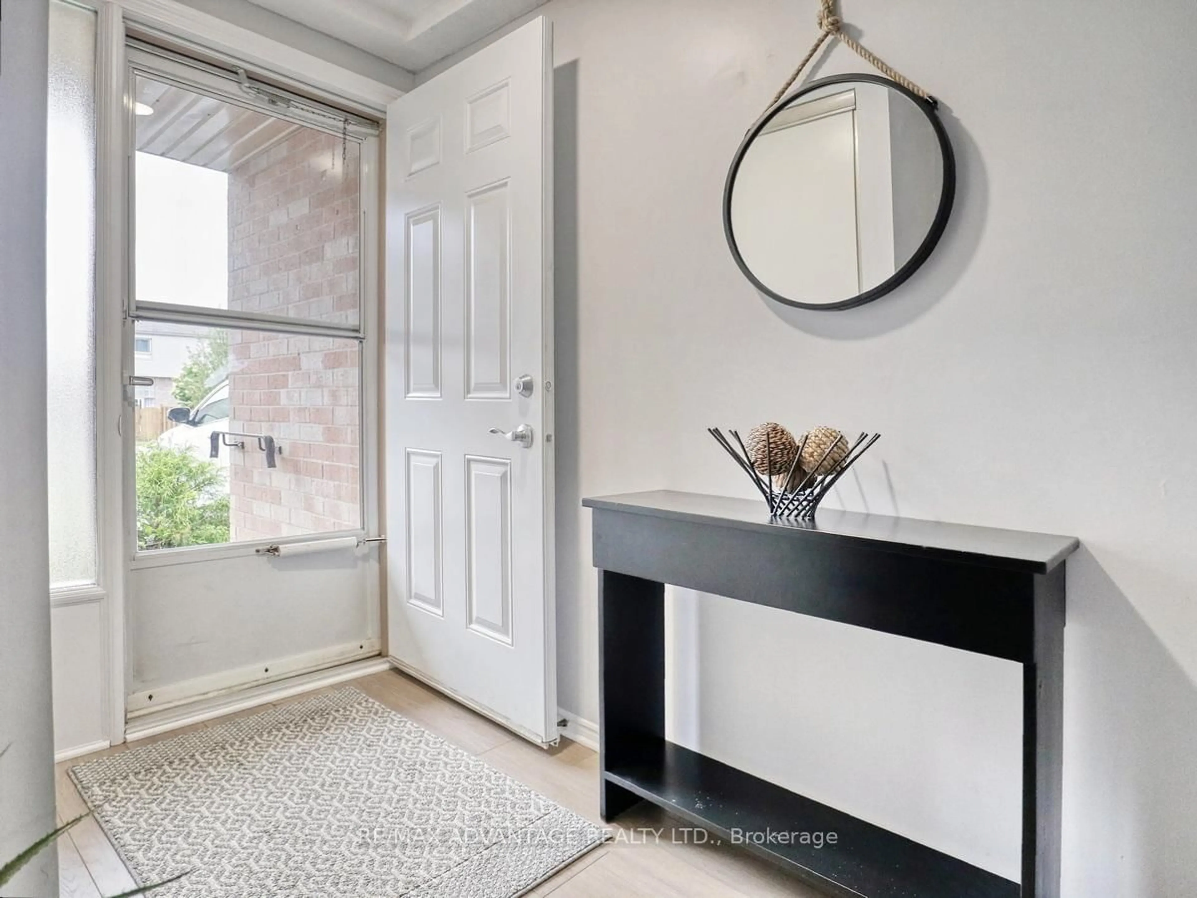 Indoor entryway for 1214 Limberlost Rd, London North Ontario N6G 3A5