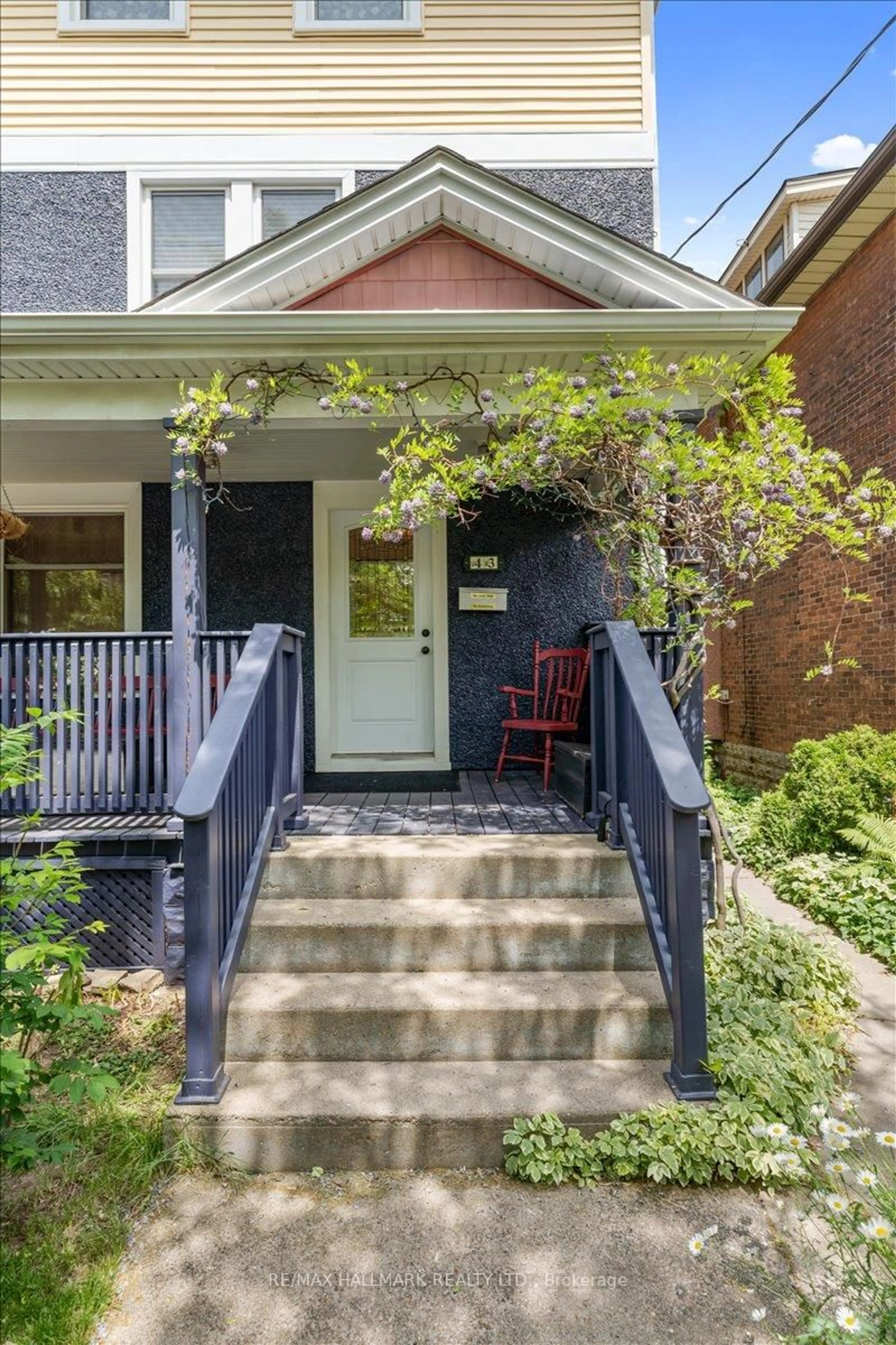 Home with brick exterior material, street for 43 Albert St, St. Catharines Ontario L2R 2G8