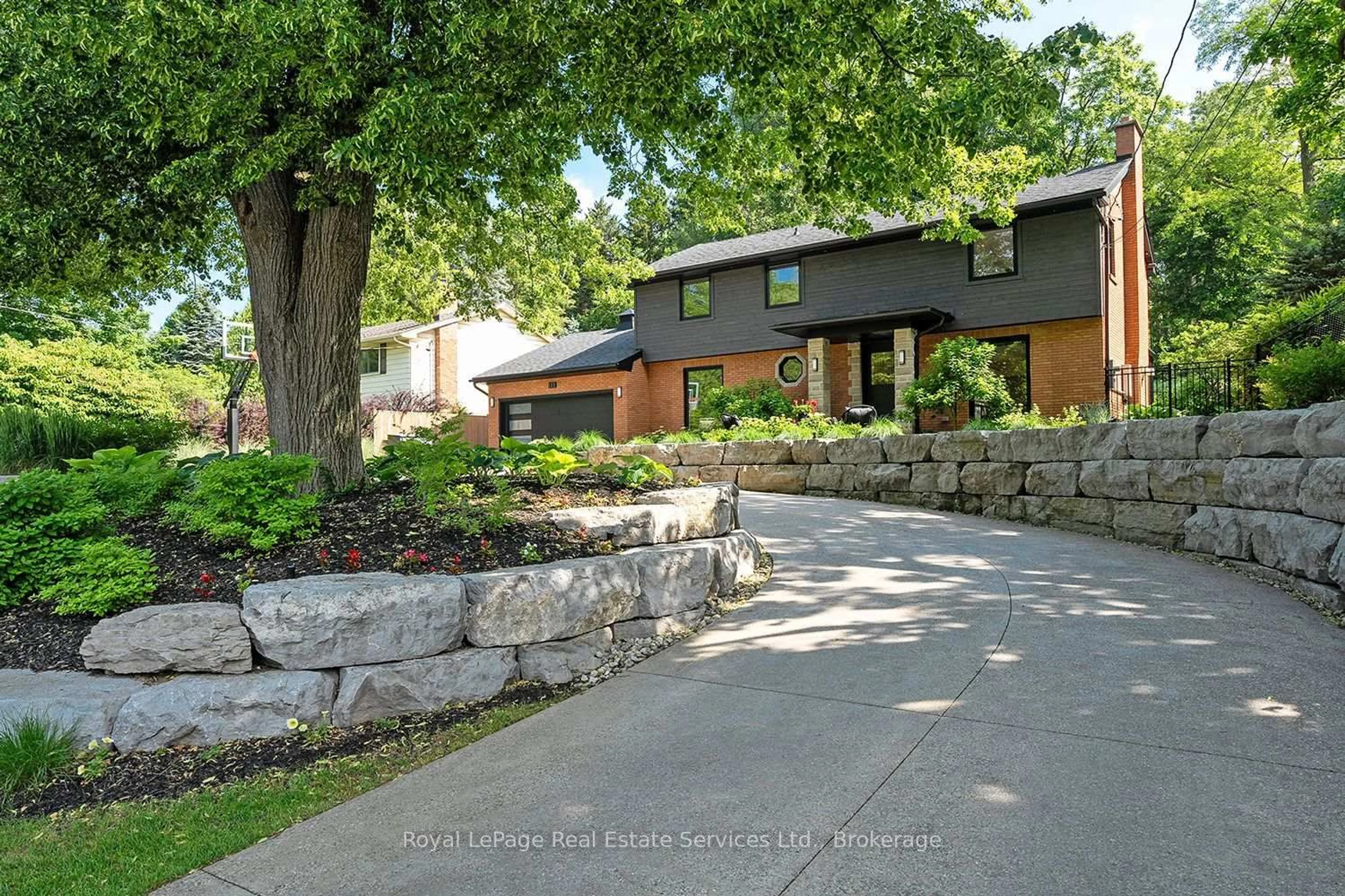 Home with brick exterior material, street for 111 Judith Cres, Hamilton Ontario L9G 1L3