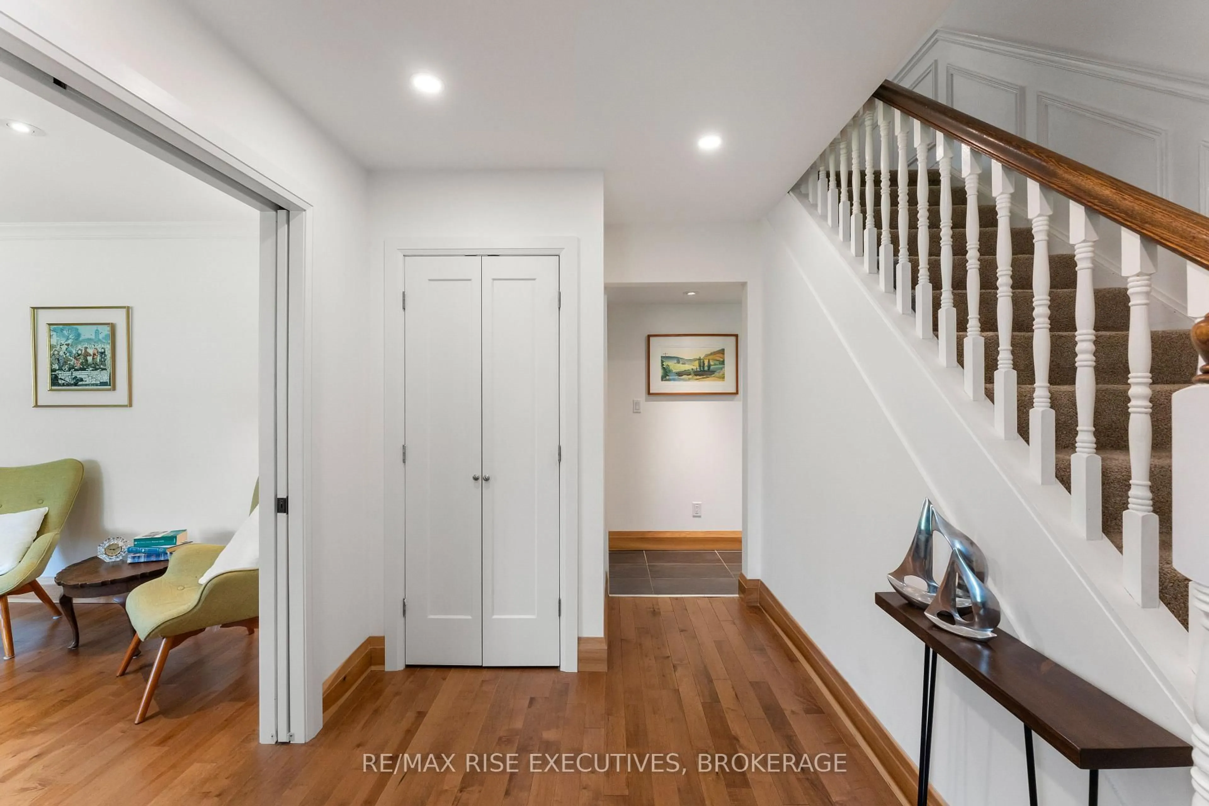 Indoor entryway for 115 Fairway Hill Cres, Kingston Ontario K7M 2B5