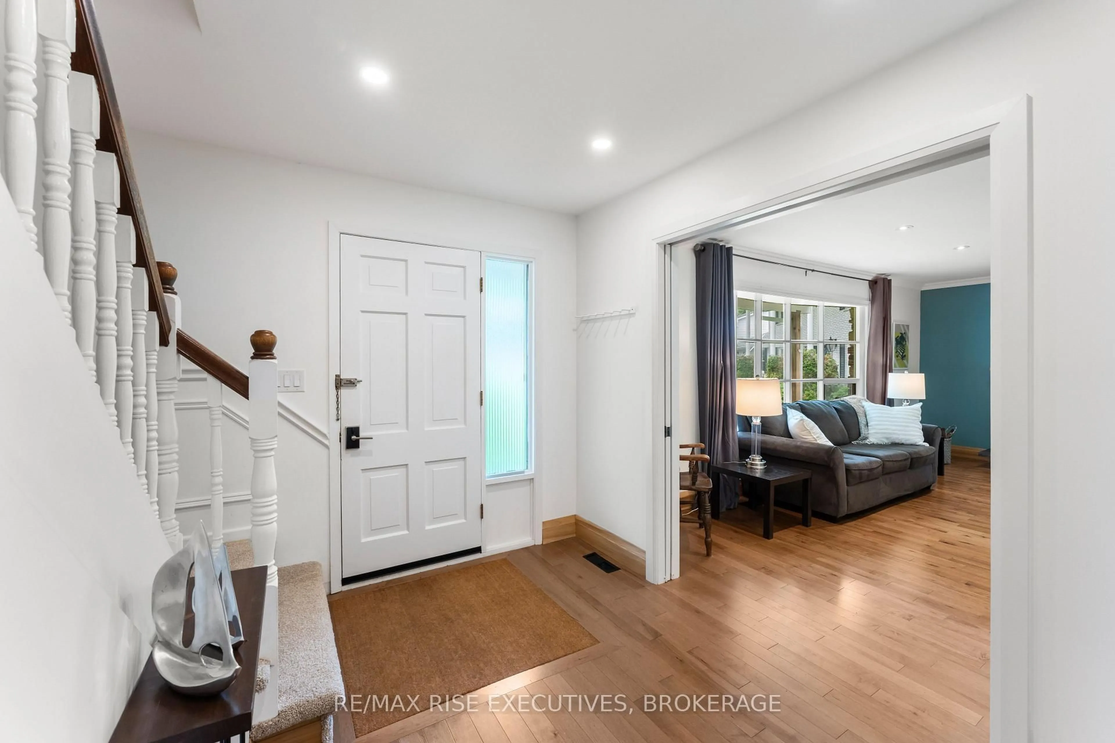 Indoor entryway for 115 Fairway Hill Cres, Kingston Ontario K7M 2B5