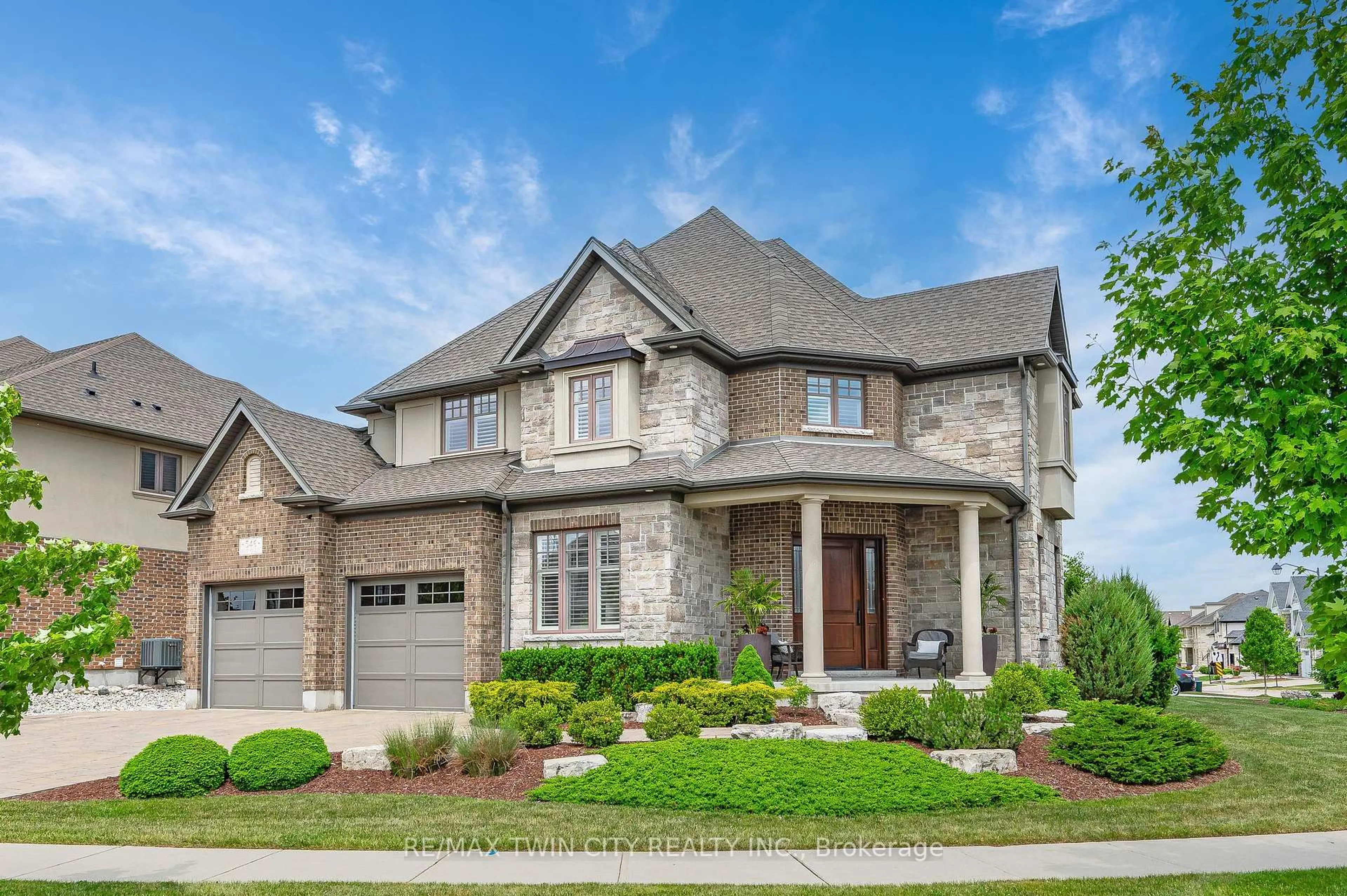 Home with brick exterior material, street for 546 Manor Ridge Cres, Waterloo Ontario N2K 0B4