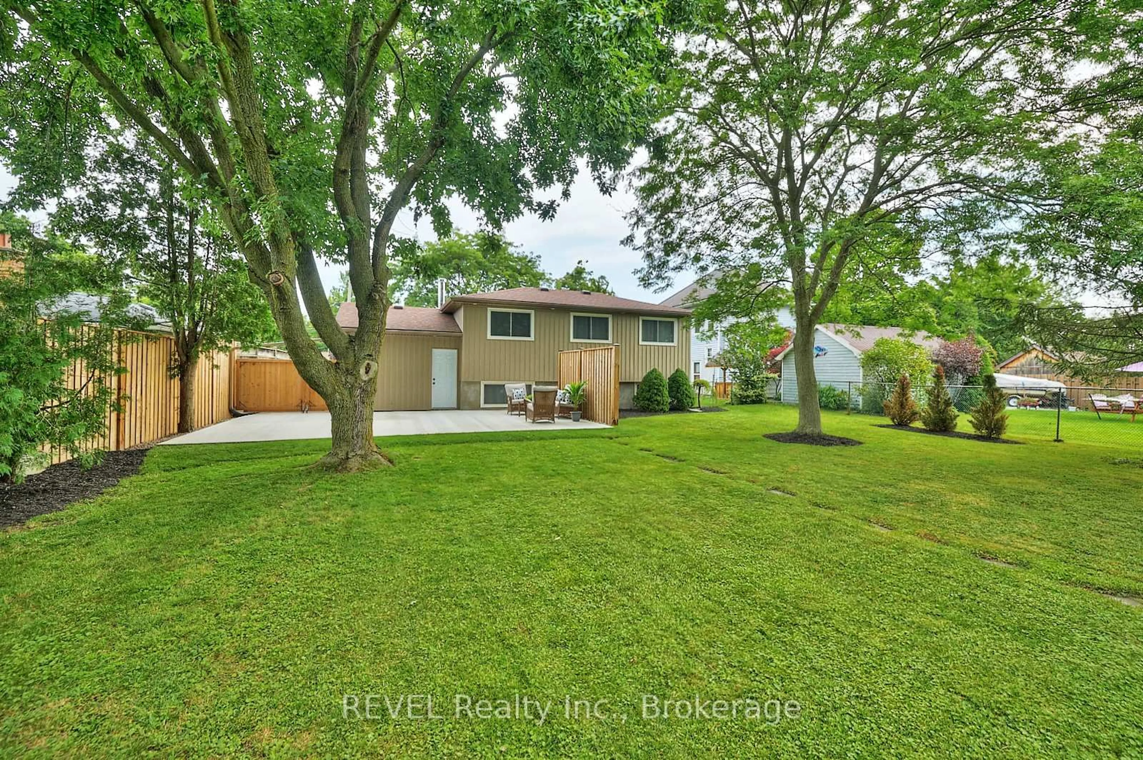 Unknown for 186 Colver St, West Lincoln Ontario L0R 2A0