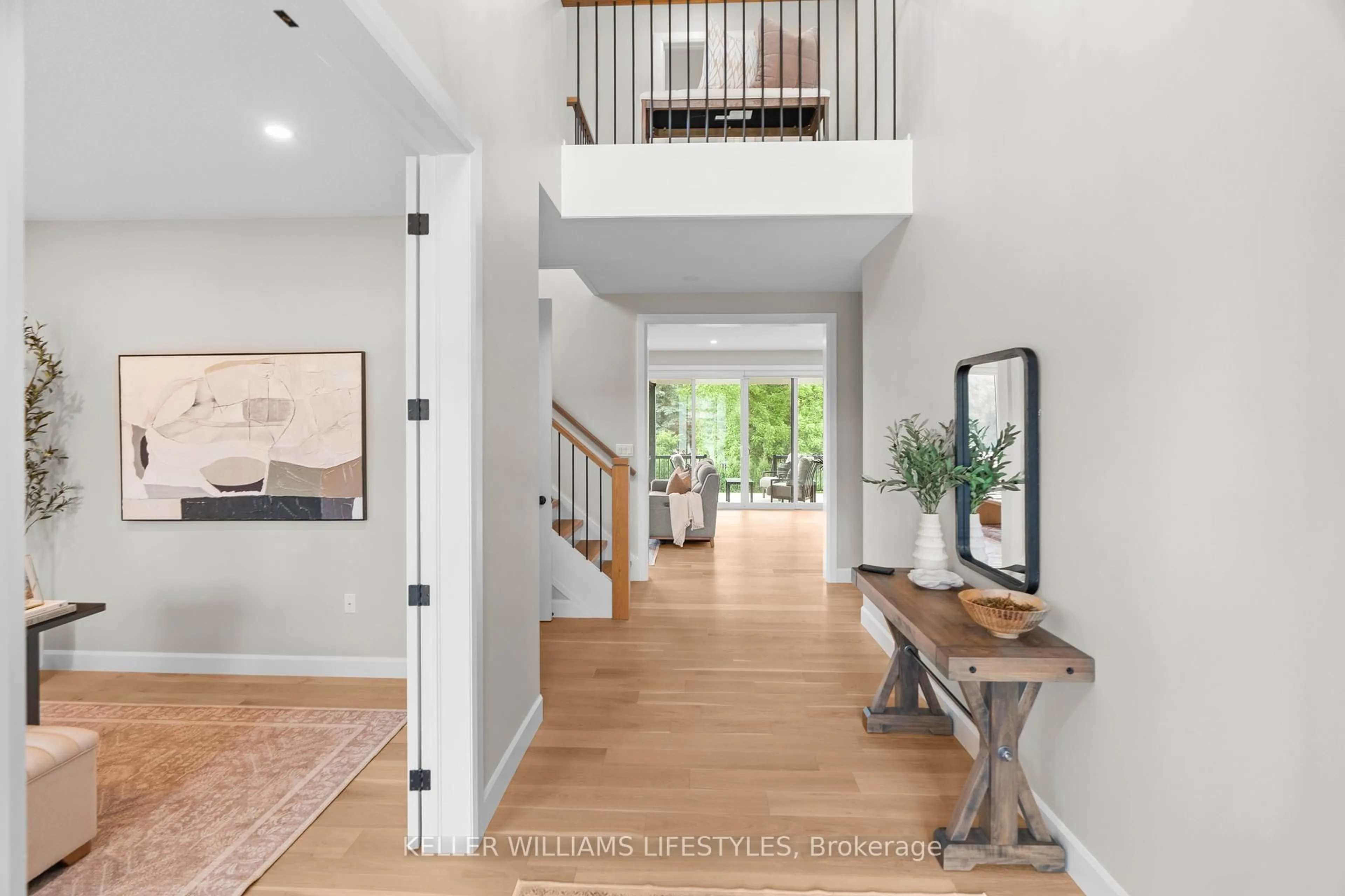 Indoor entryway for 2136 Linkway Blvd, London South Ontario N6K 0K8
