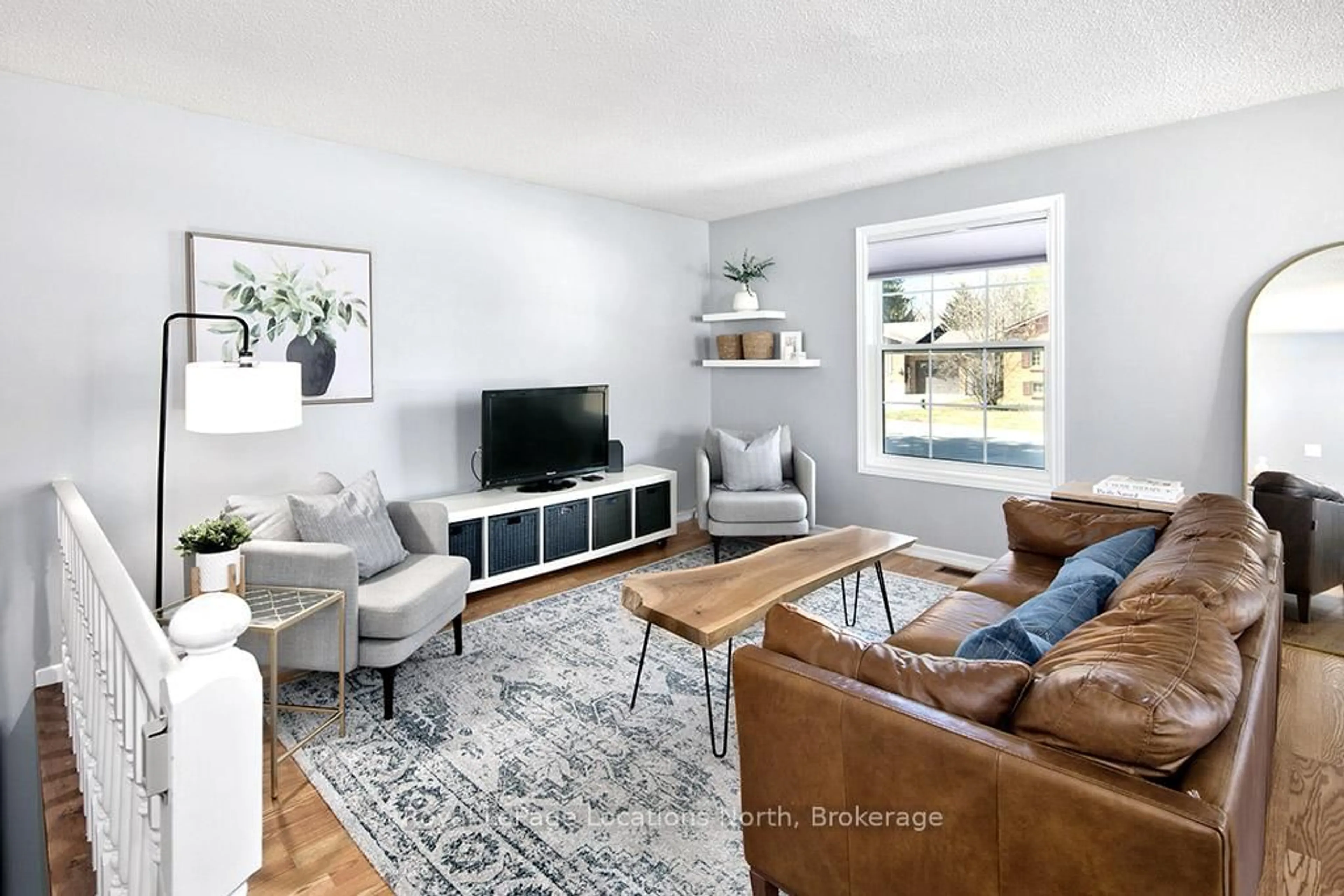 Living room with furniture, unknown for 33 Blake St, Meaford Ontario N4L 1E9