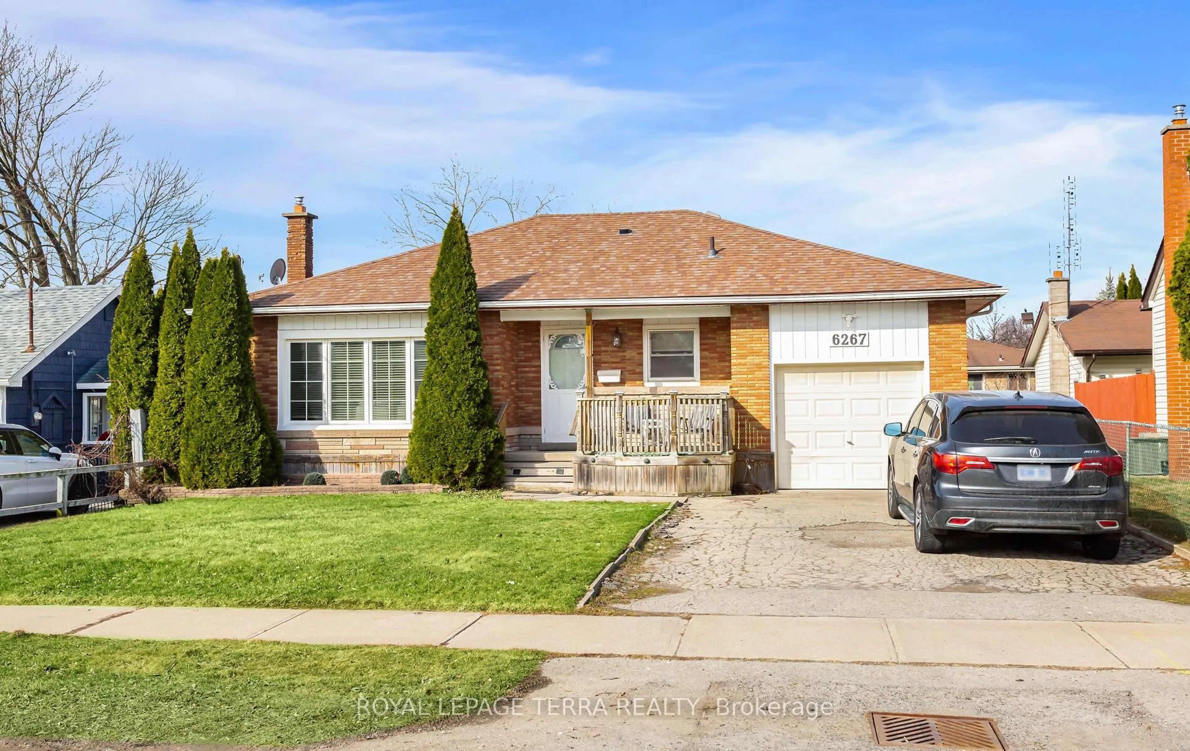 Home with brick exterior material, street for 6267 MONTROSE Rd, Niagara Falls Ontario L2H 1L7
