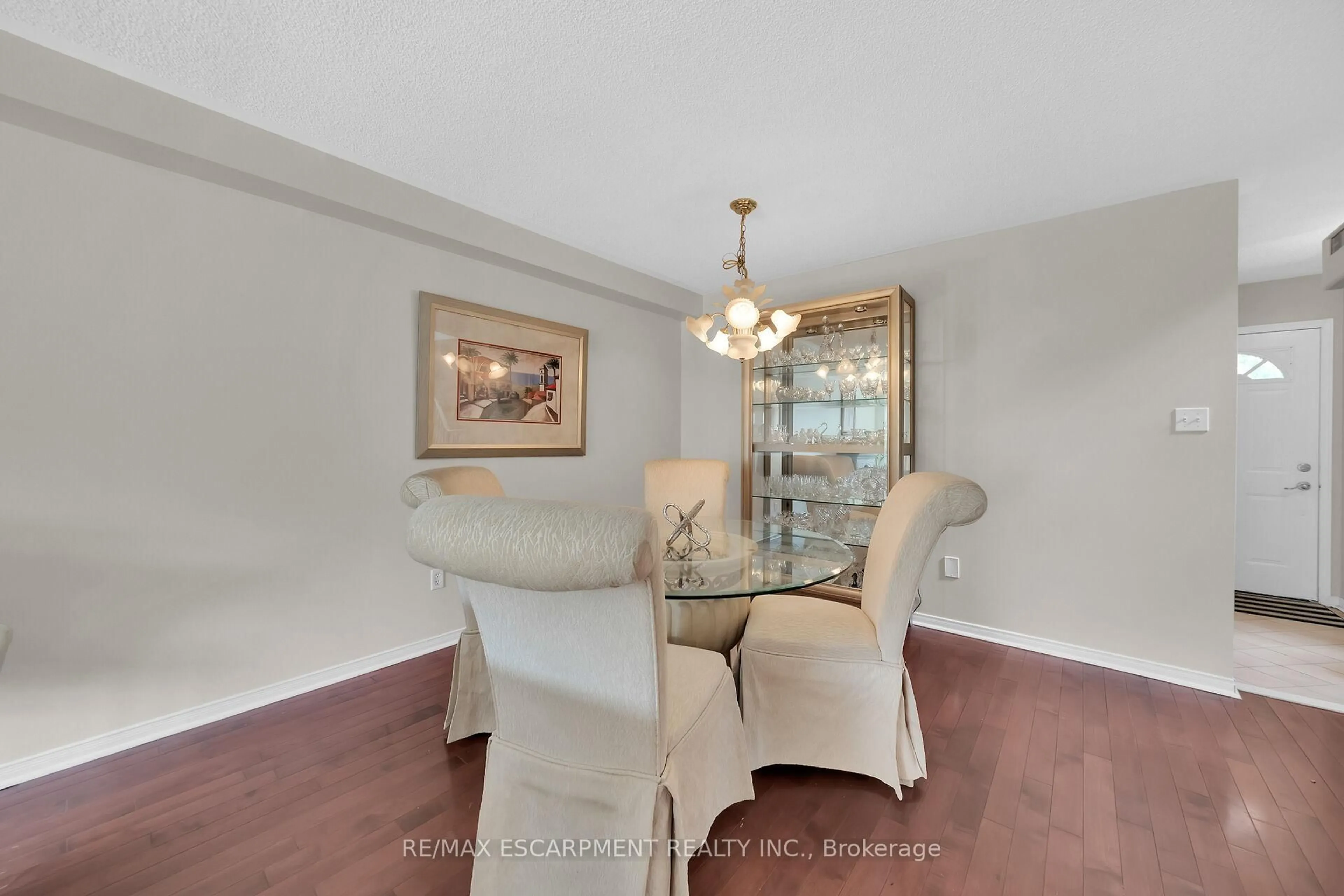 Dining room, unknown for 12 JORDAN Crt, St. Catharines Ontario L2N 7R3