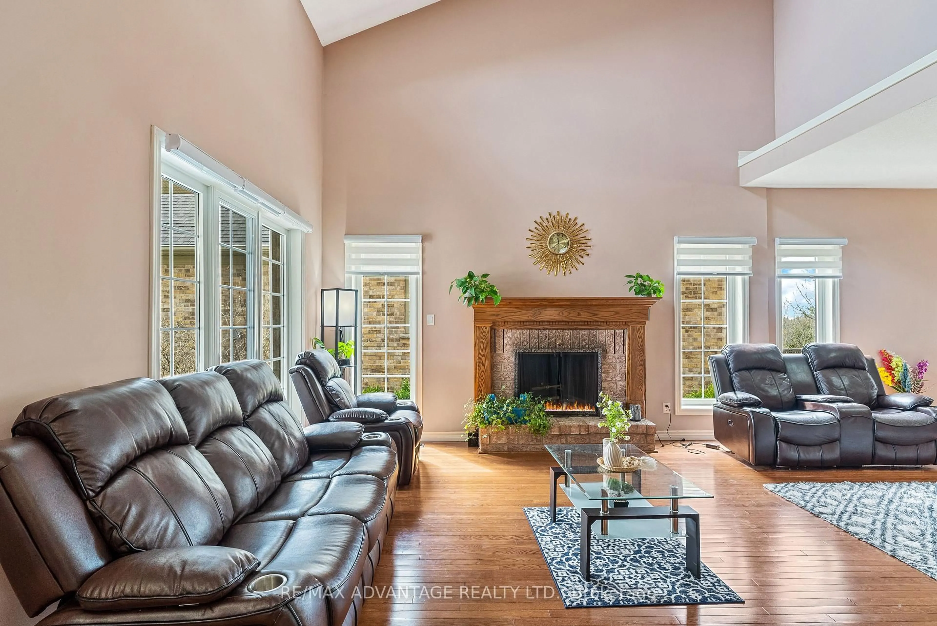 Living room with furniture, ceramic/tile floor for 129 Thamesview Cres, St. Marys Ontario N4X 1E1