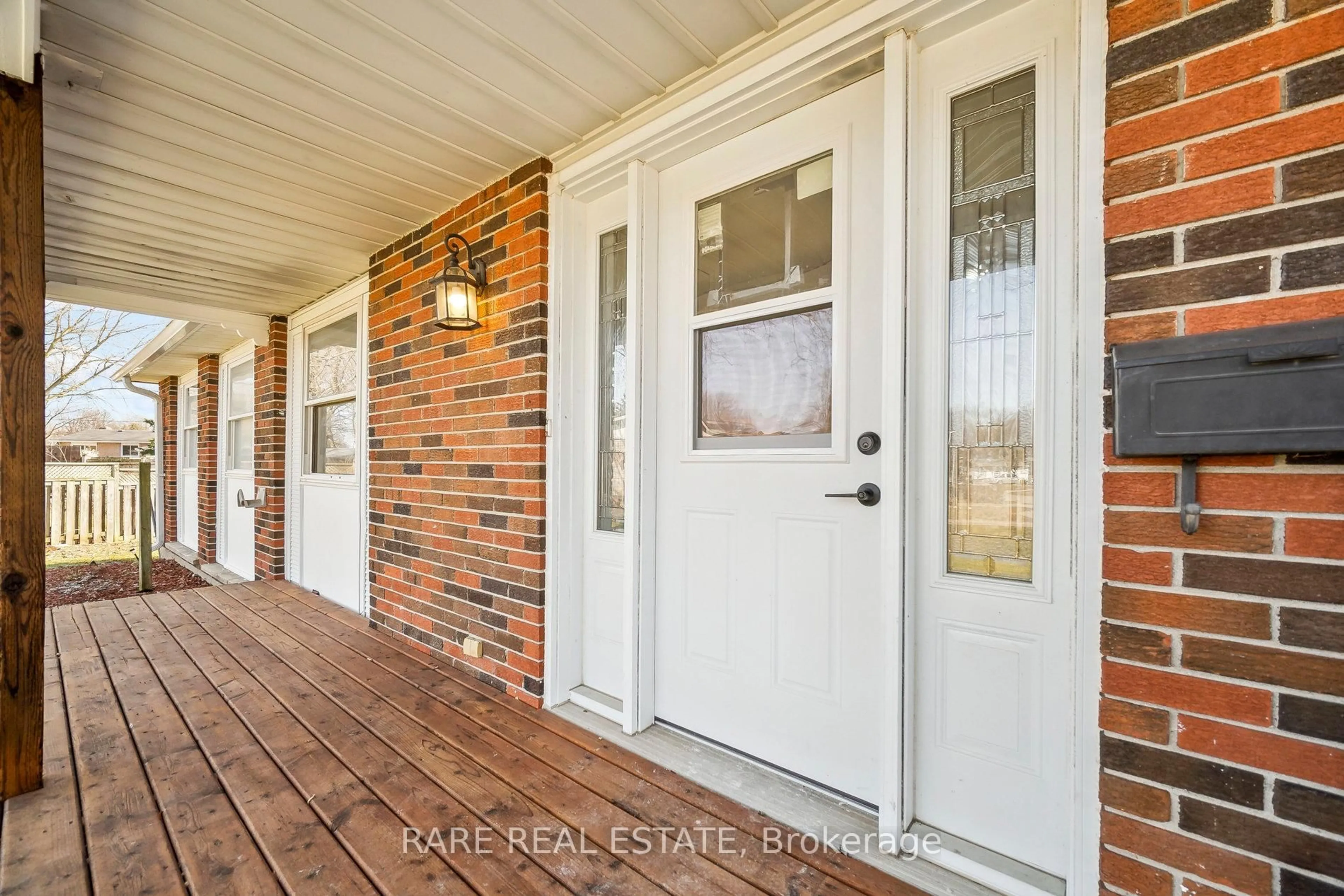 Indoor entryway for 314 Laughton Cres, Strathroy-Caradoc Ontario N7G 1H7