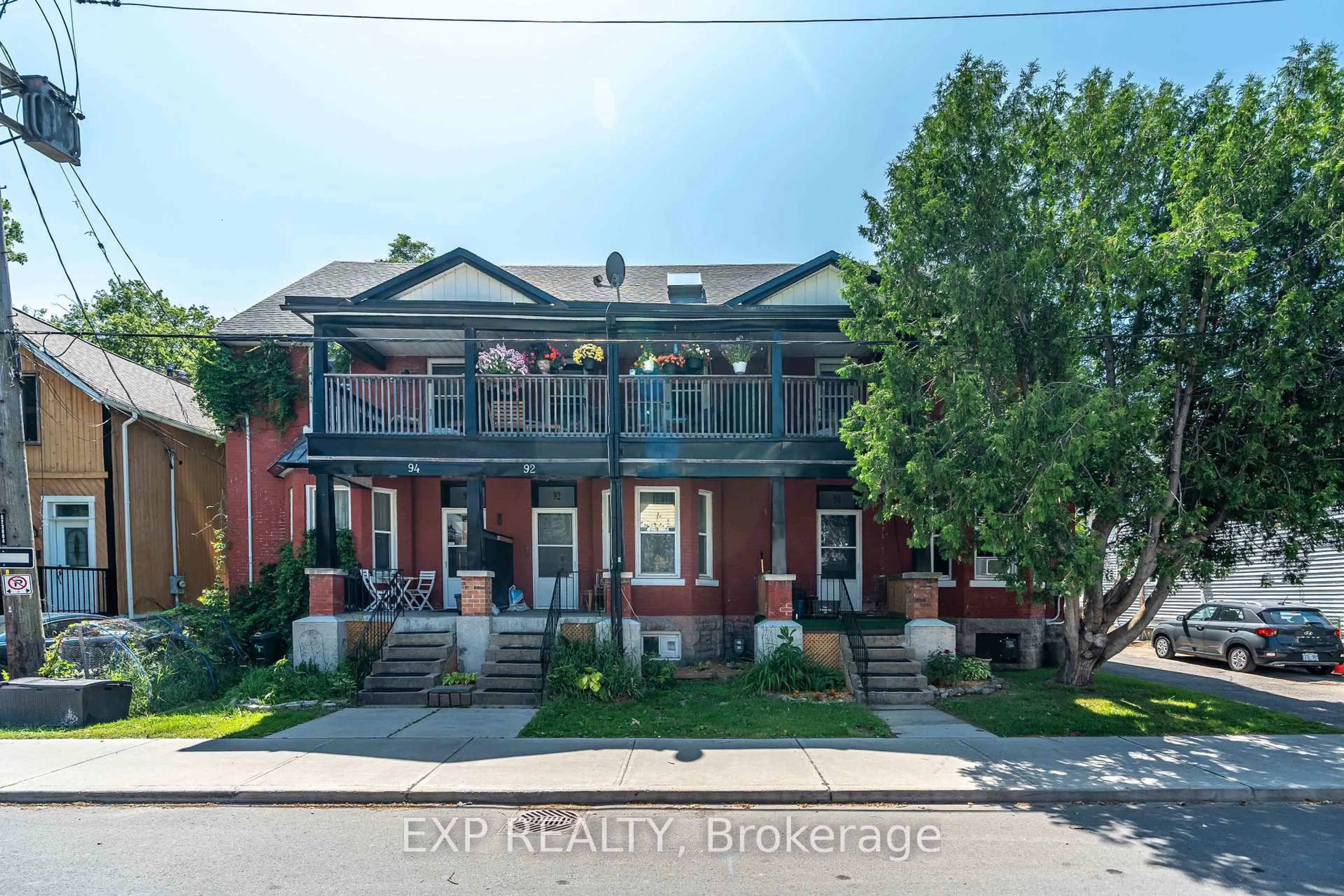 Unknown for 92 Cambridge St, Ottawa Ontario K1R 7A7