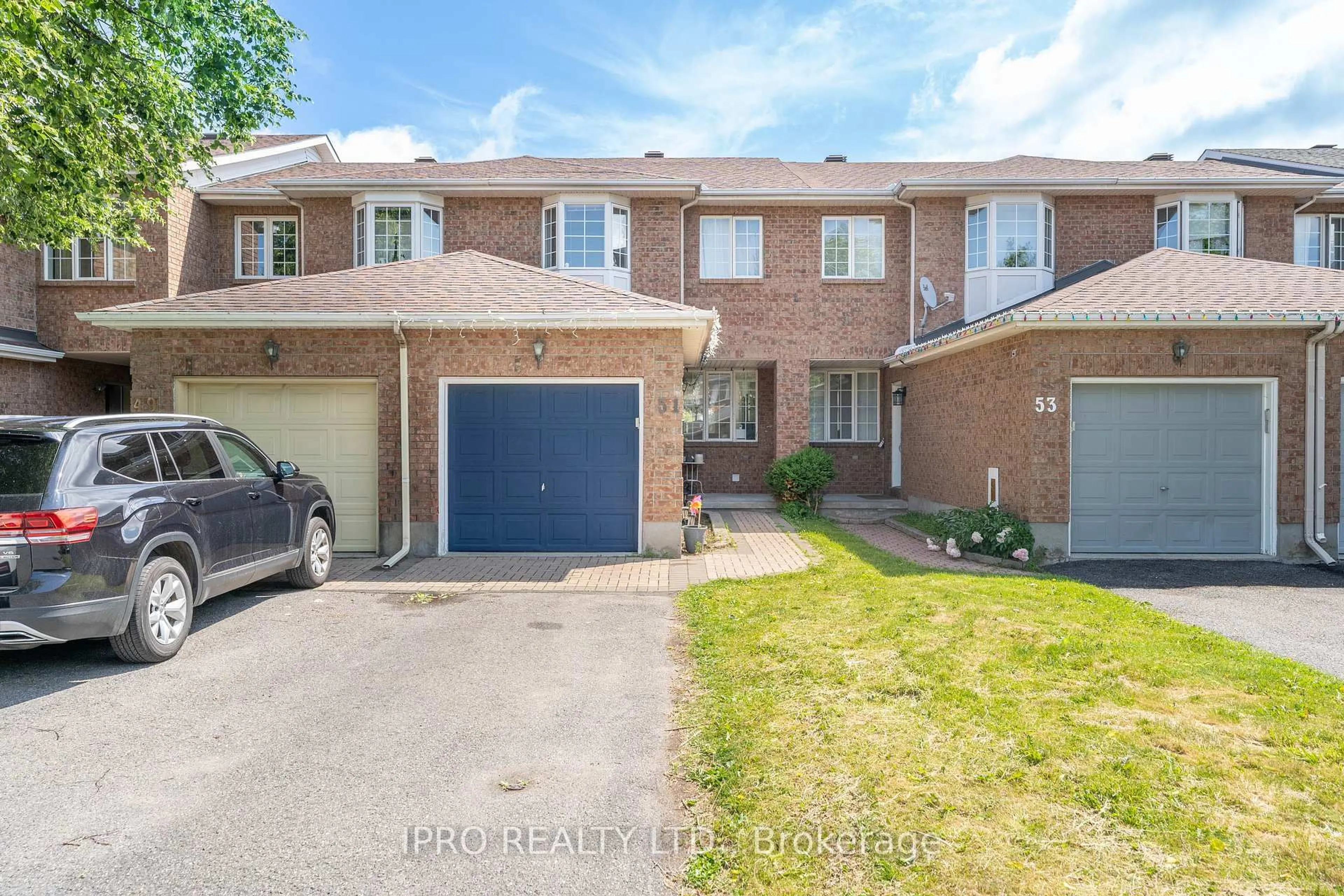A pic from outside/outdoor area/front of a property/back of a property/a pic from drone, street for 51 Mullcraft Cres, Ottawa Ontario K2J 4P7