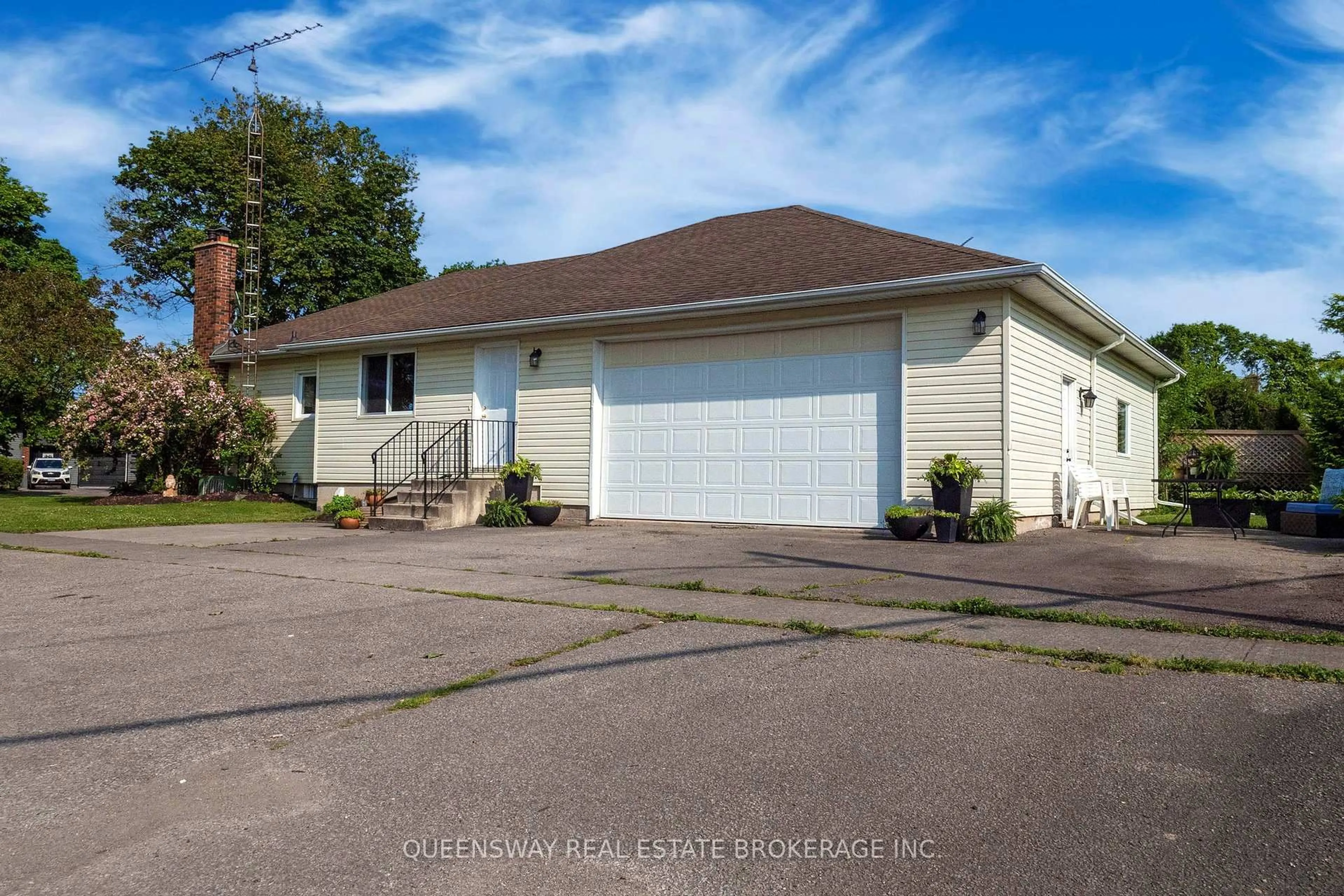 Unknown for 27 Woodbine Ave, St. Catharines Ontario L2N 3N1