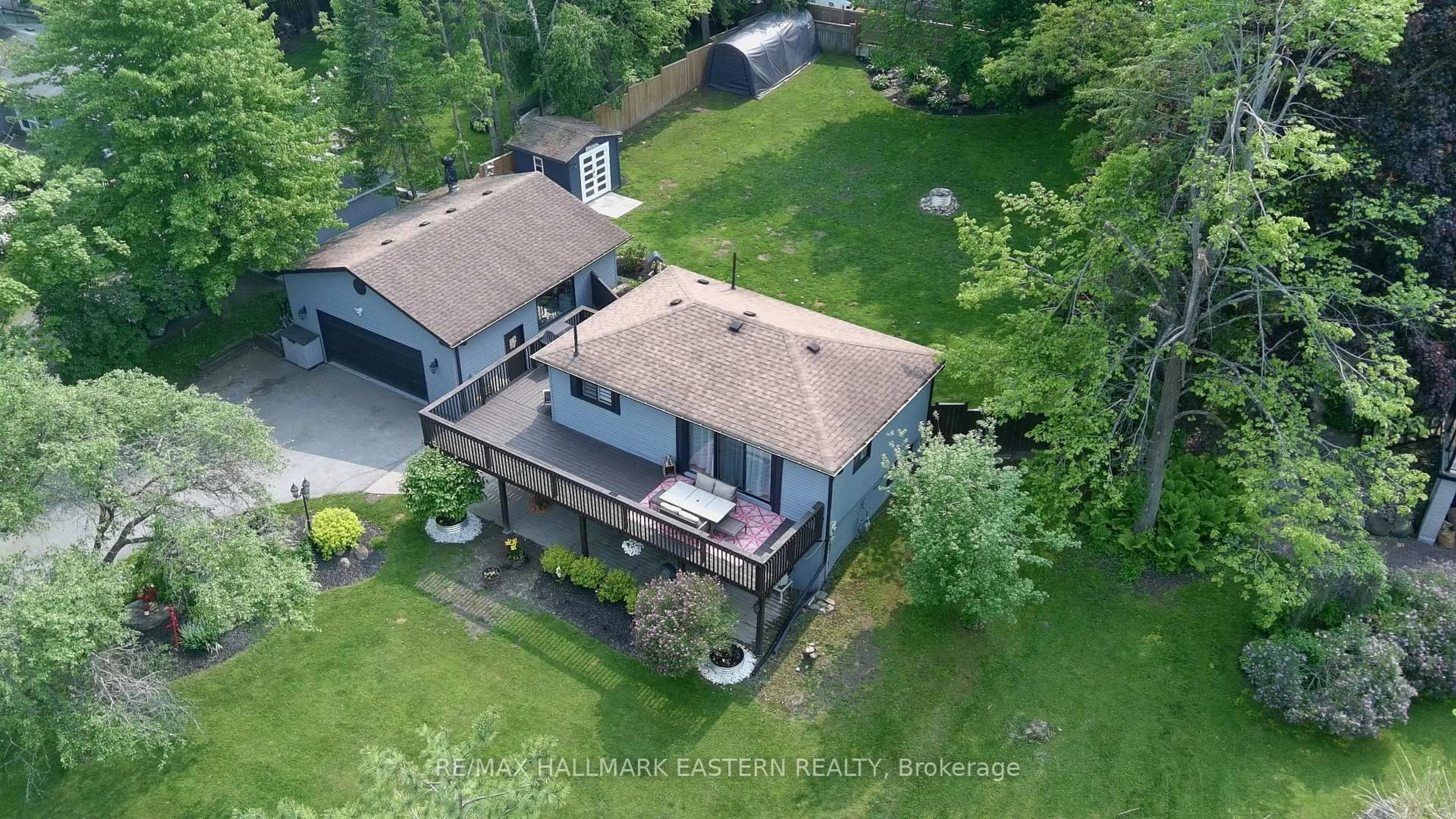 A pic from outside/outdoor area/front of a property/back of a property/a pic from drone, unknown for 25 Lawrence St, Kawartha Lakes Ontario K9J 6X3