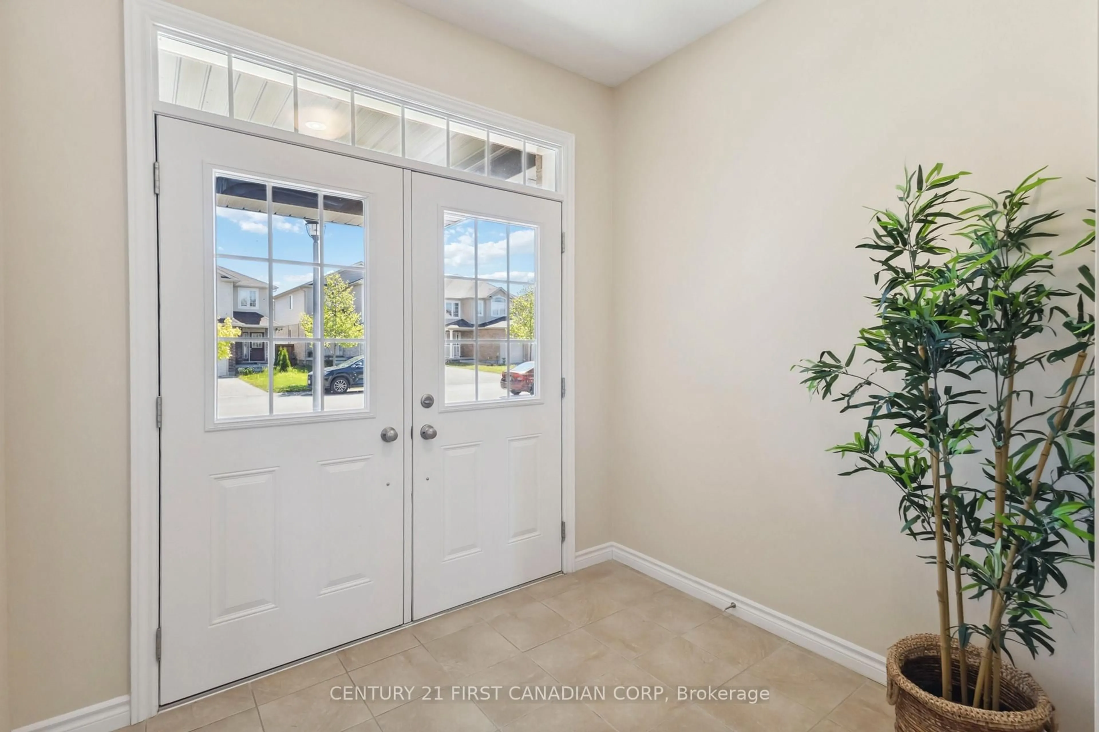 Indoor entryway for 1879 Sedgefield Row, London North Ontario N6G 0G4