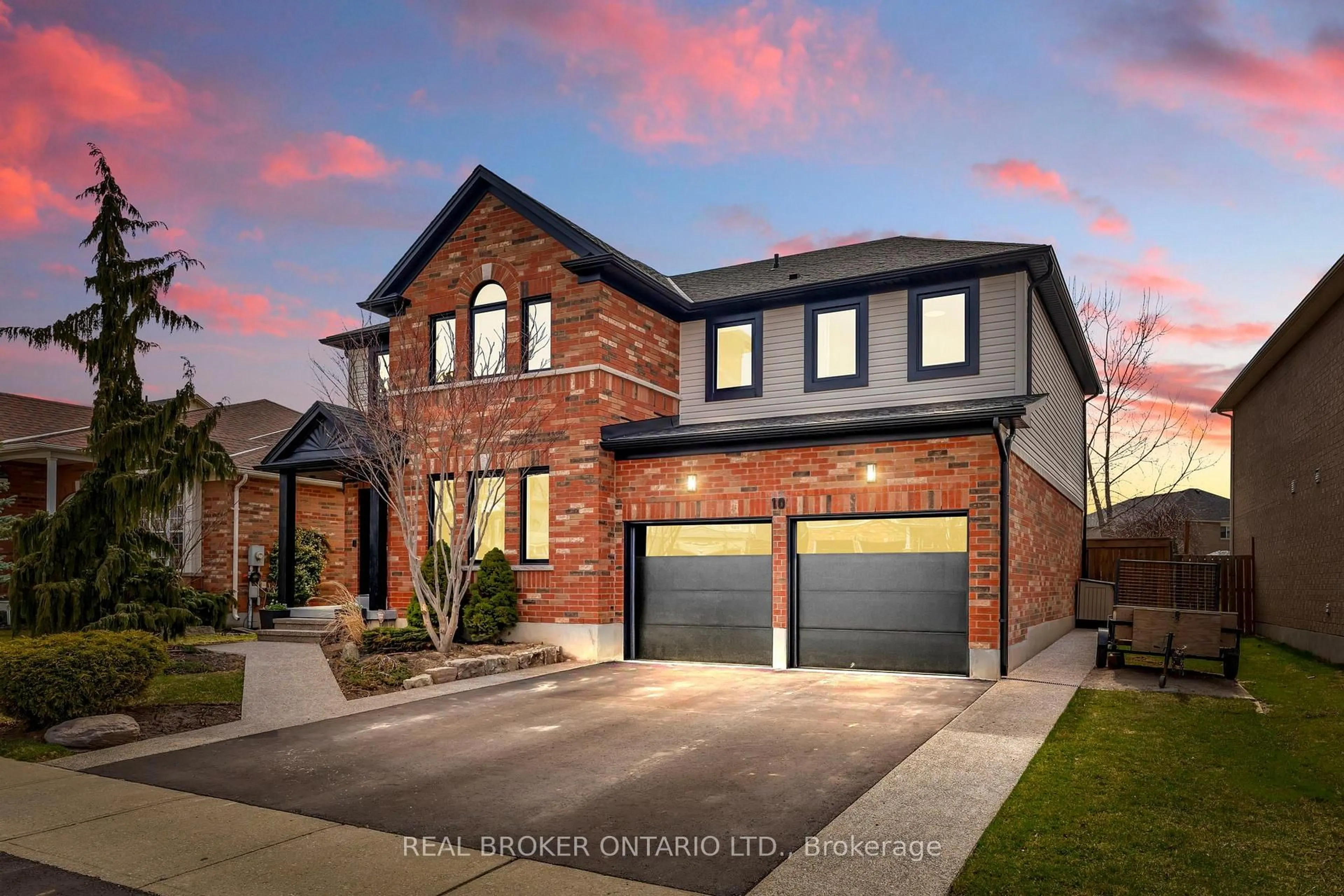 Home with brick exterior material, street for 10 Hoodless Crt, Brantford Ontario N3T 0A8