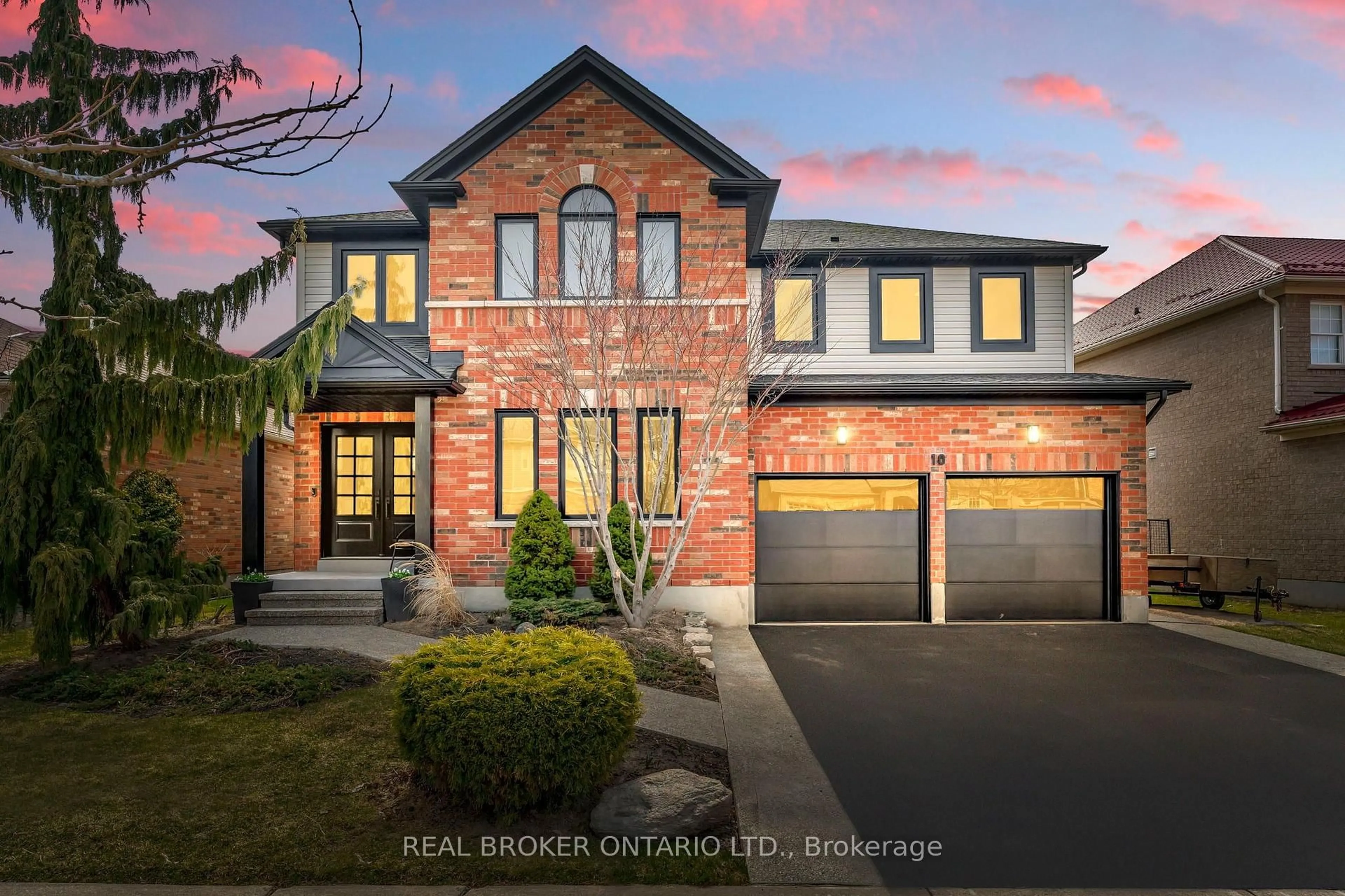 Home with brick exterior material, street for 10 Hoodless Crt, Brantford Ontario N3T 0A8