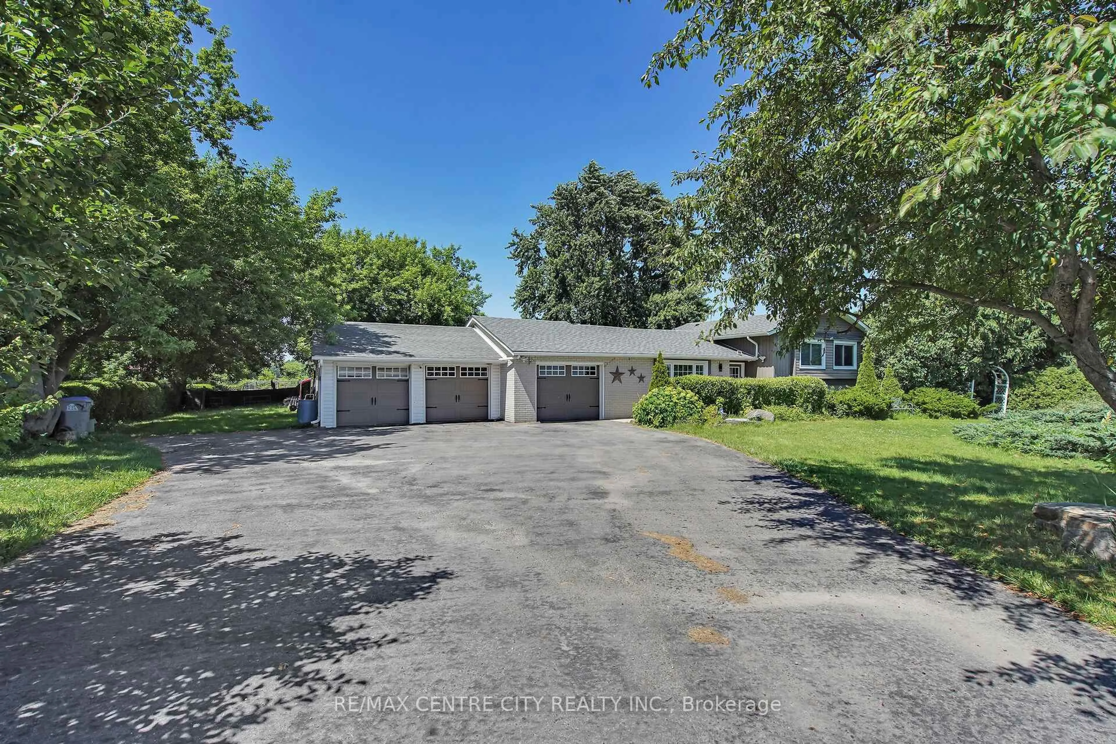 A pic from outside/outdoor area/front of a property/back of a property/a pic from drone, water/lake/river/ocean view for 2103 Fanshawe Park Rd, Middlesex Centre Ontario N6H 0H6
