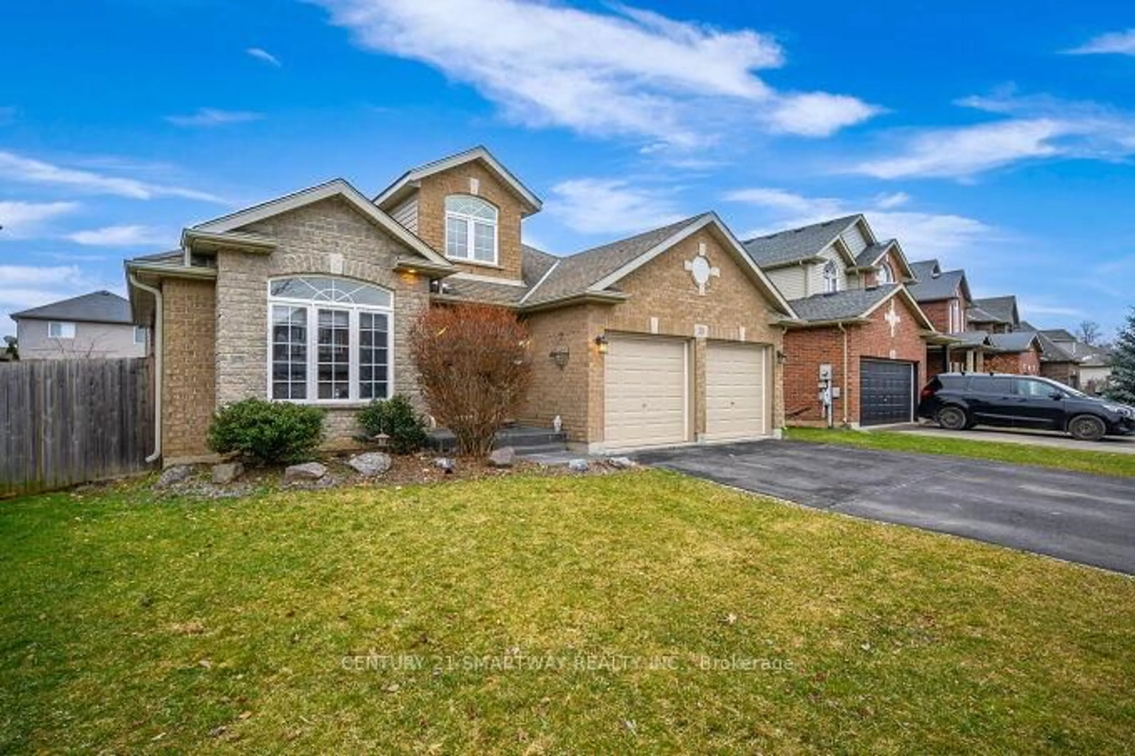 Home with brick exterior material, street for 39 Hillsdale Rd, Welland Ontario L3C 7M4