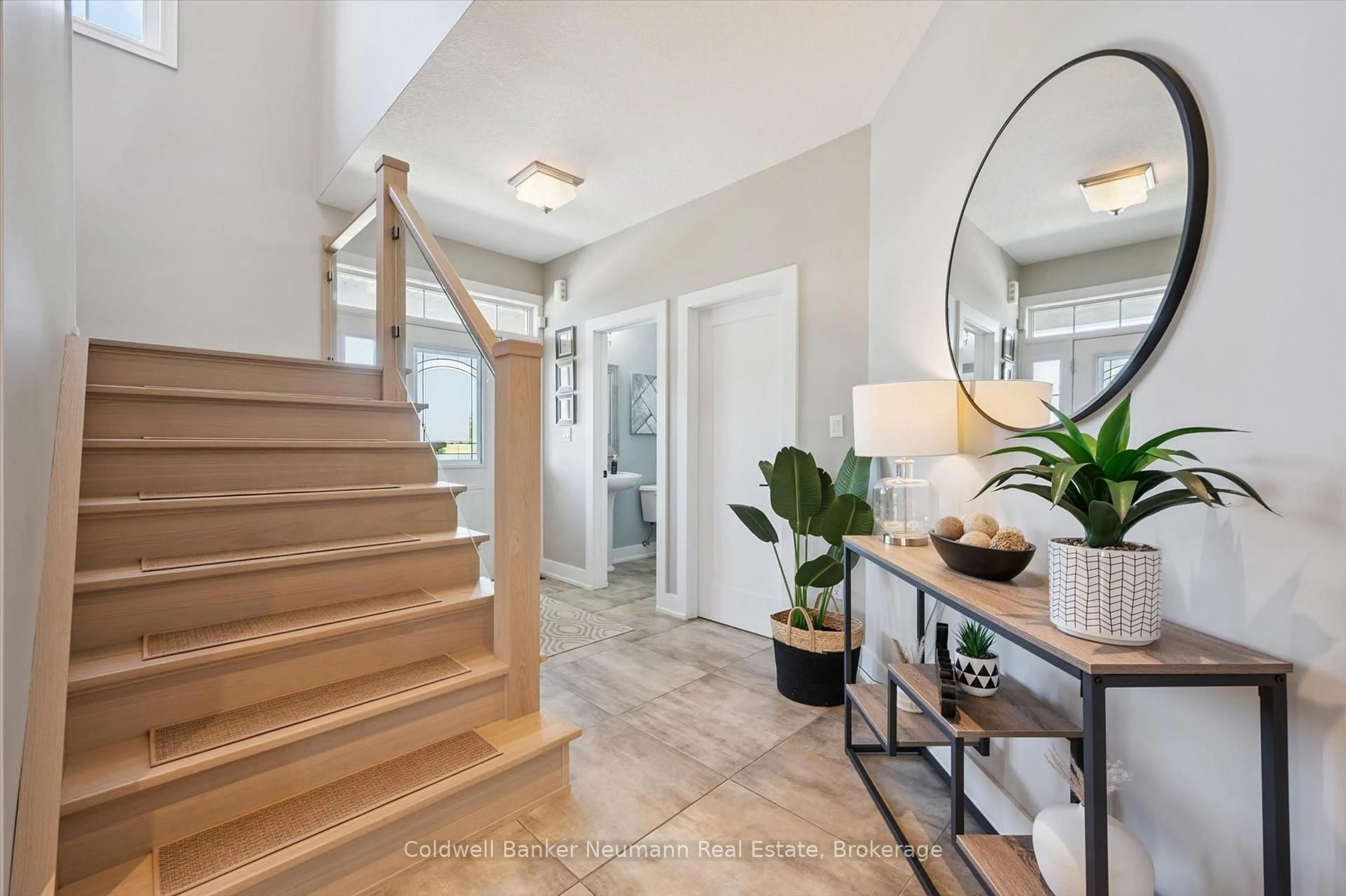 Indoor entryway for 1 Creighton Ave, Guelph Ontario N1E 0G8